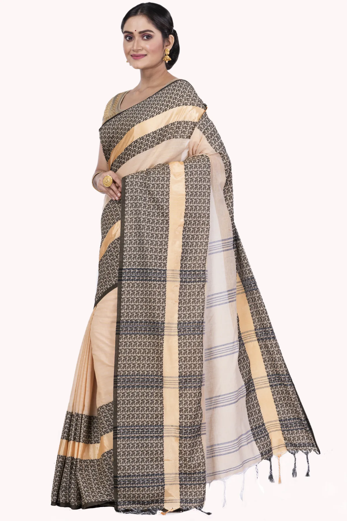 DipDiya Pure Cotton Off-White Souraovi Hand Timeless Bengal Handloom Sarees
