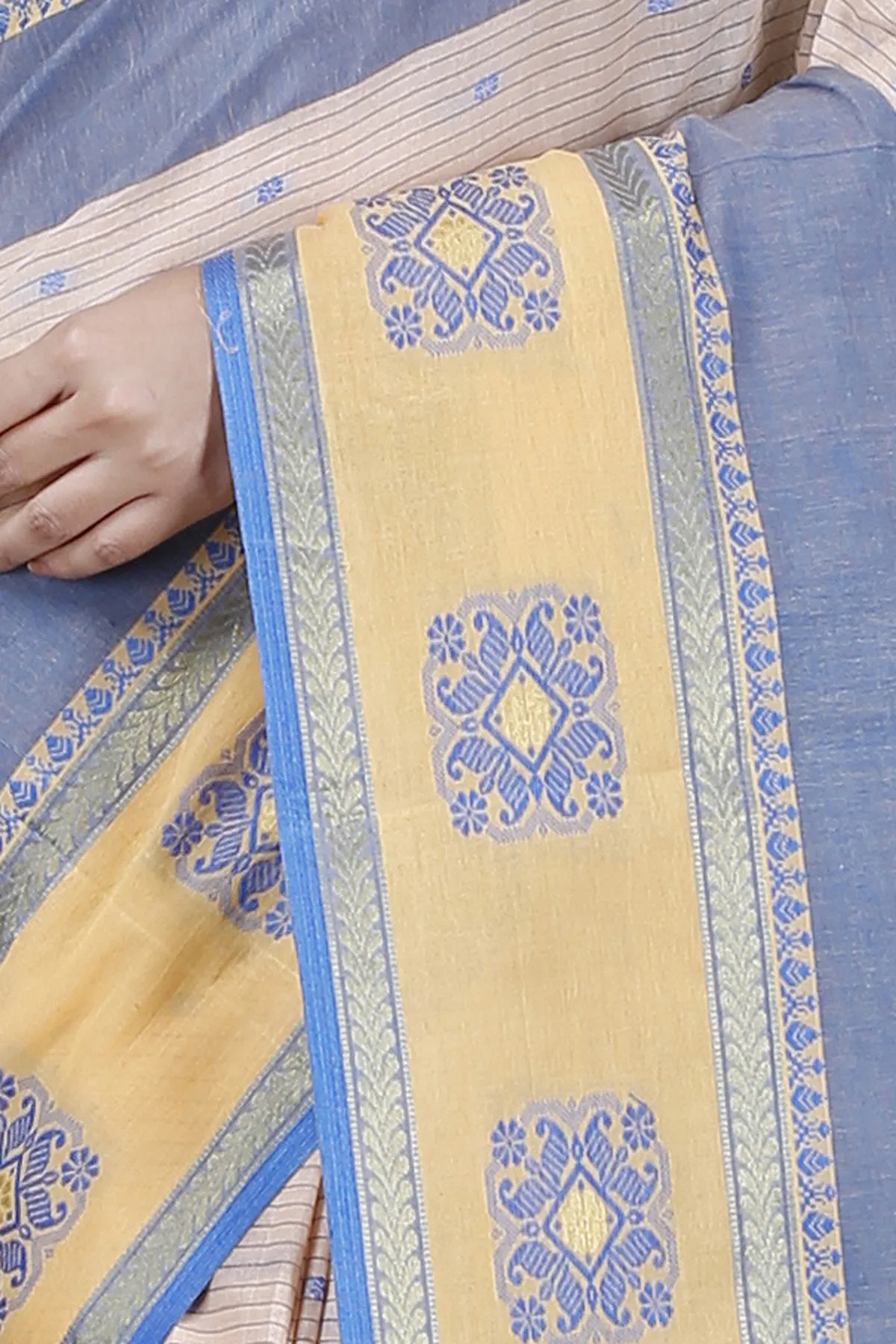 DipDiya Pure Cotton Off-White Uma Effortless Tradition Tant Sarees