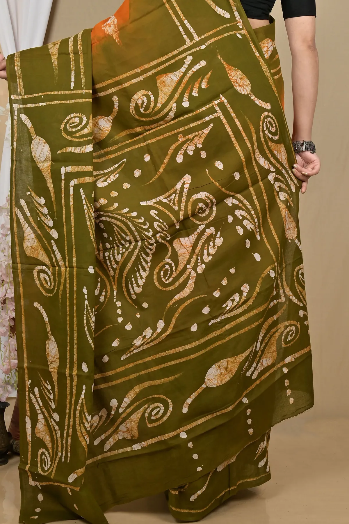 DipDiya Pure Cotton Orange Green Pihu Pure Bengali Grace Batik Print Sarees