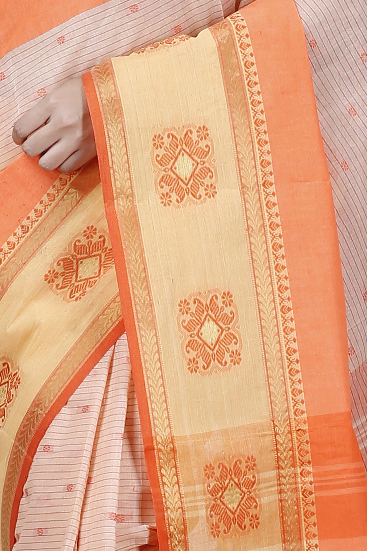 DipDiya Pure Cotton Orange Uma Elegance in Every Weave Tant Sarees