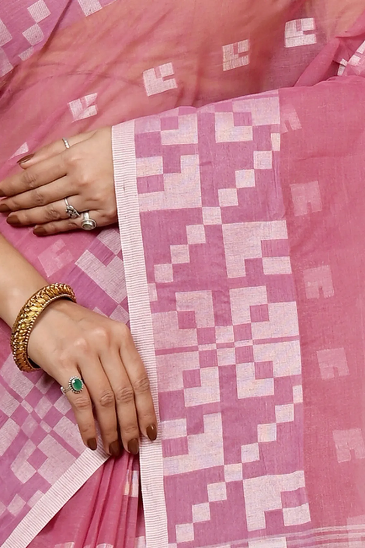 DipDiya Pure Cotton Peach Aptuk Tradition in Every Thread Tant Sarees