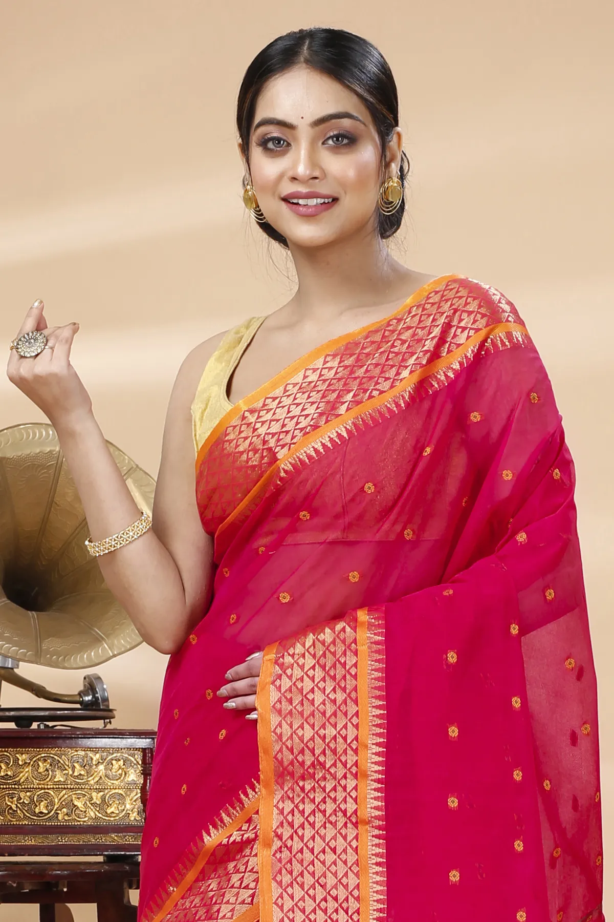 DipDiya Pure Cotton Pink Peral Elegance in Every Weave Tant Sarees