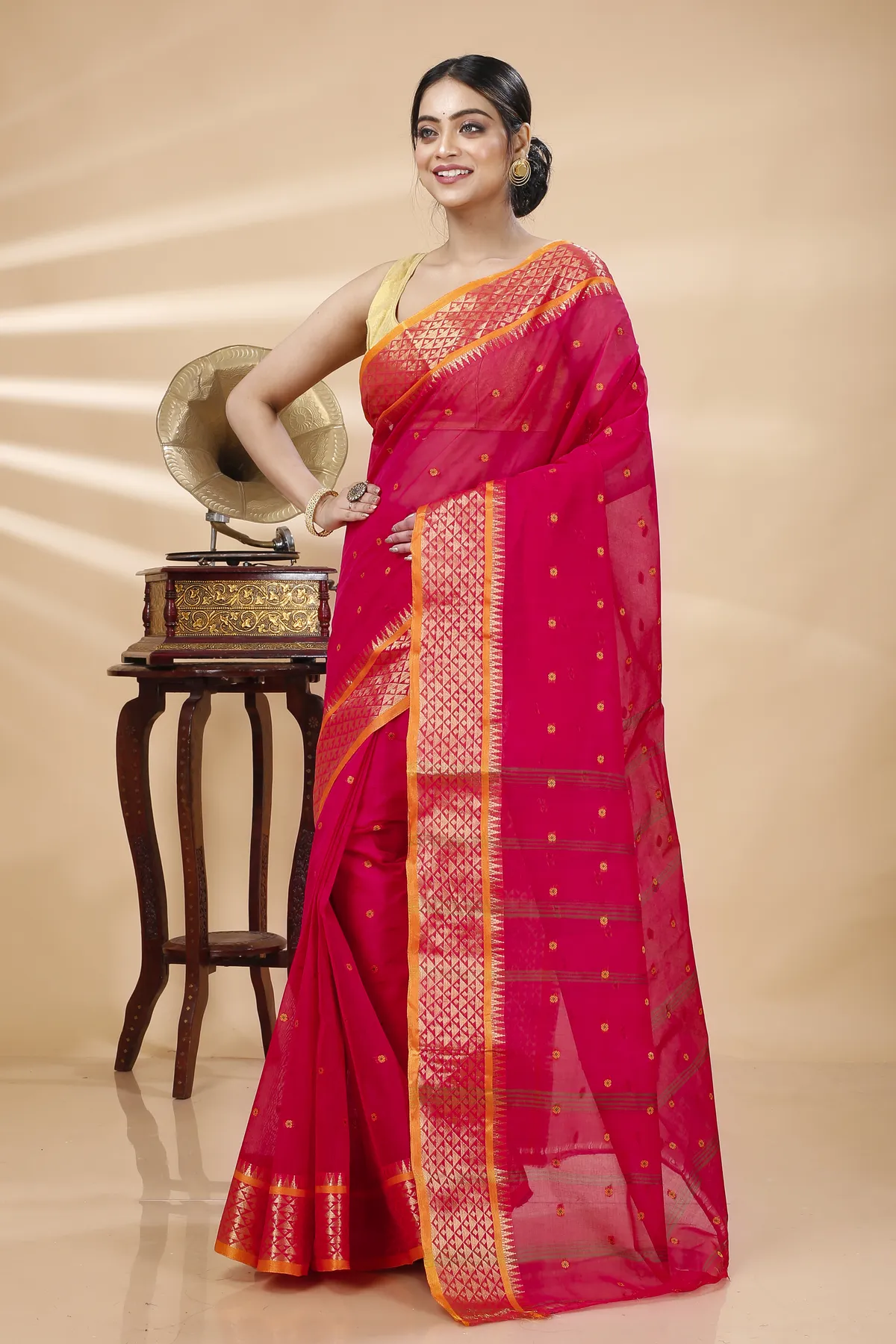 DipDiya Pure Cotton Pink Peral Elegance in Every Weave Tant Sarees