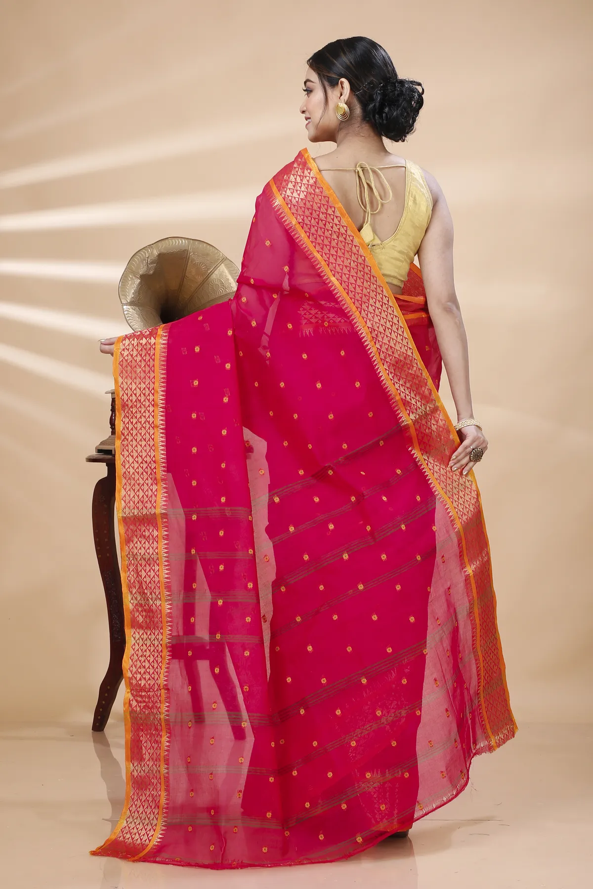 DipDiya Pure Cotton Pink Peral Elegance in Every Weave Tant Sarees