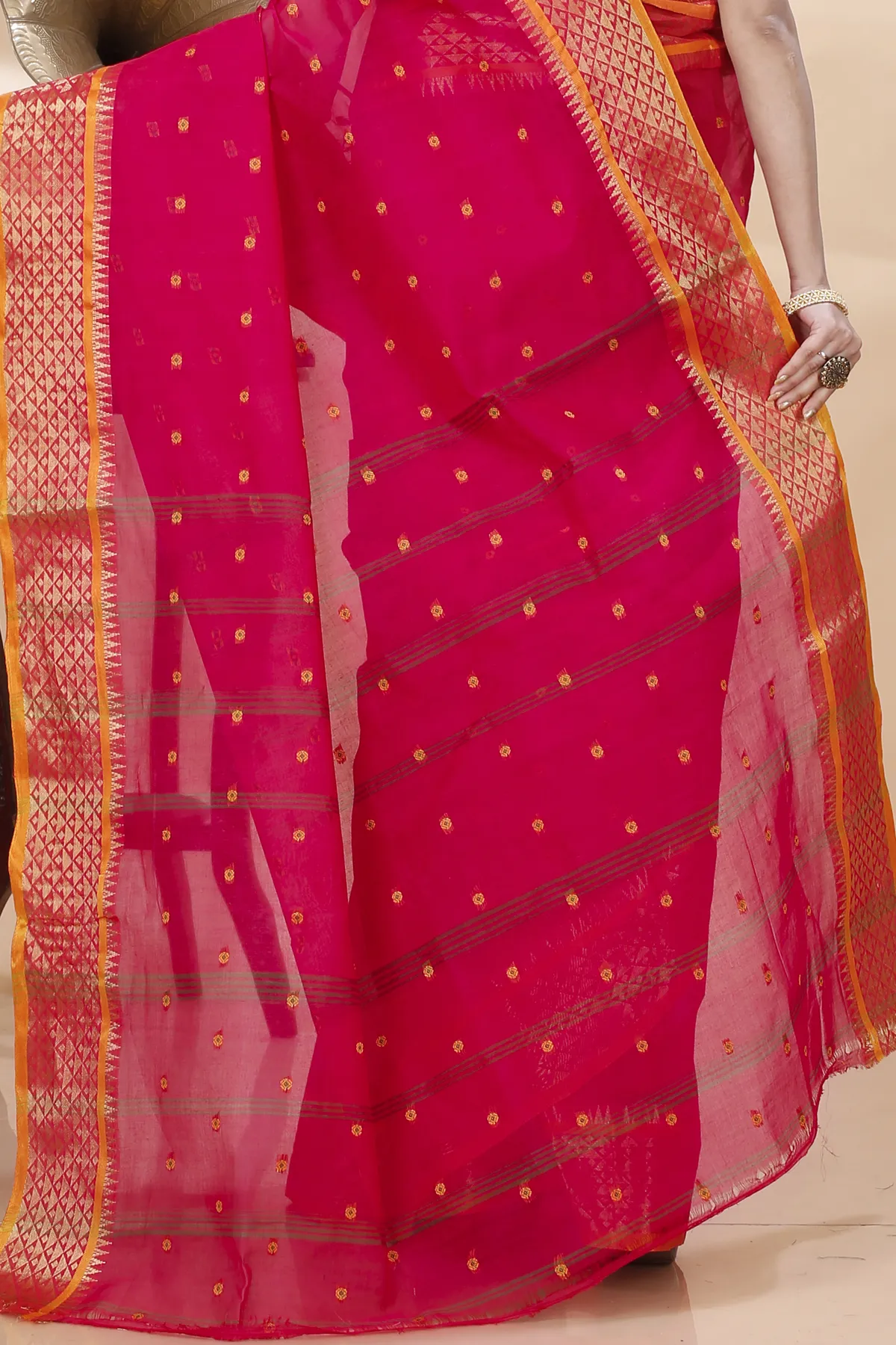 DipDiya Pure Cotton Pink Peral Elegance in Every Weave Tant Sarees