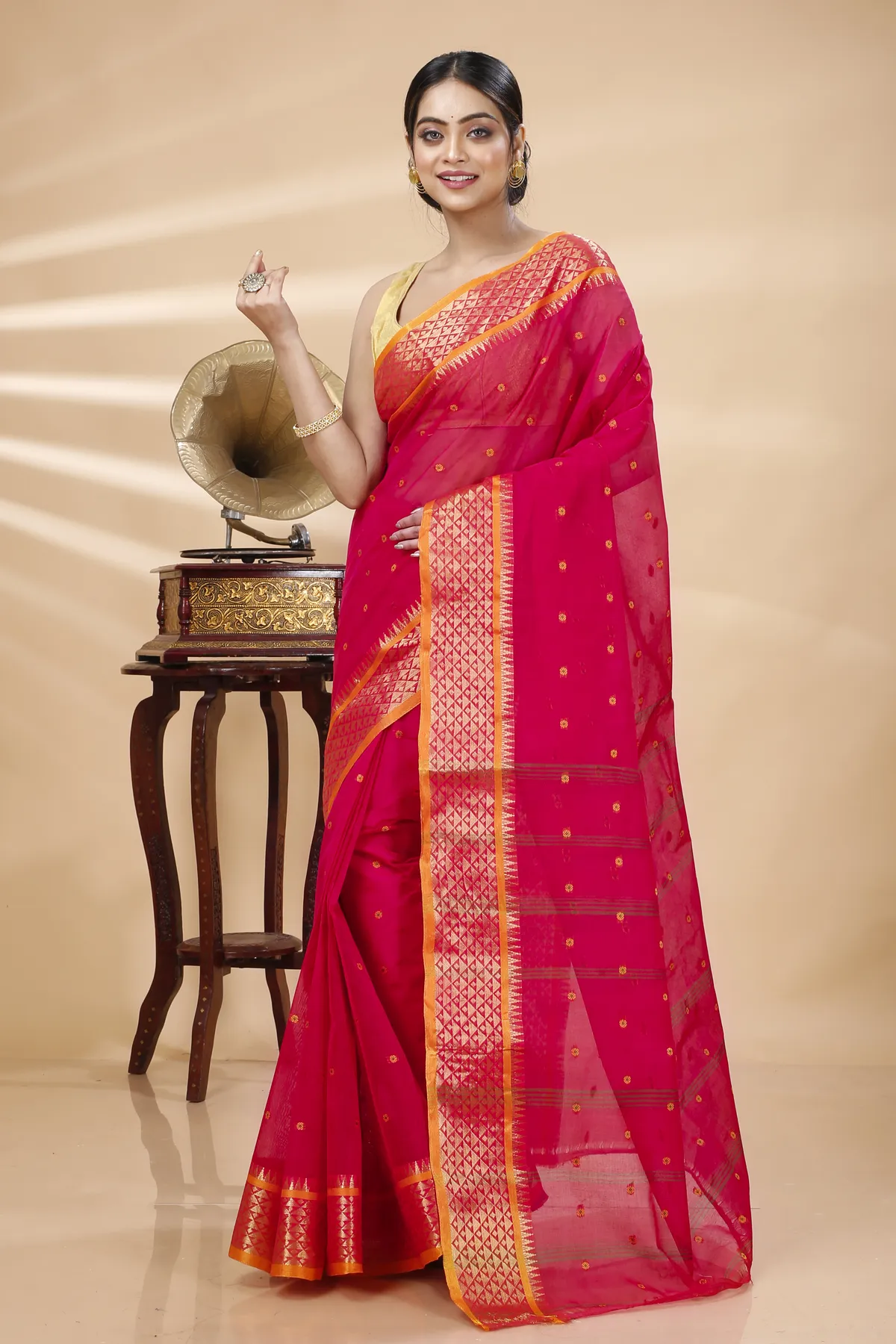 DipDiya Pure Cotton Pink Peral Elegance in Every Weave Tant Sarees