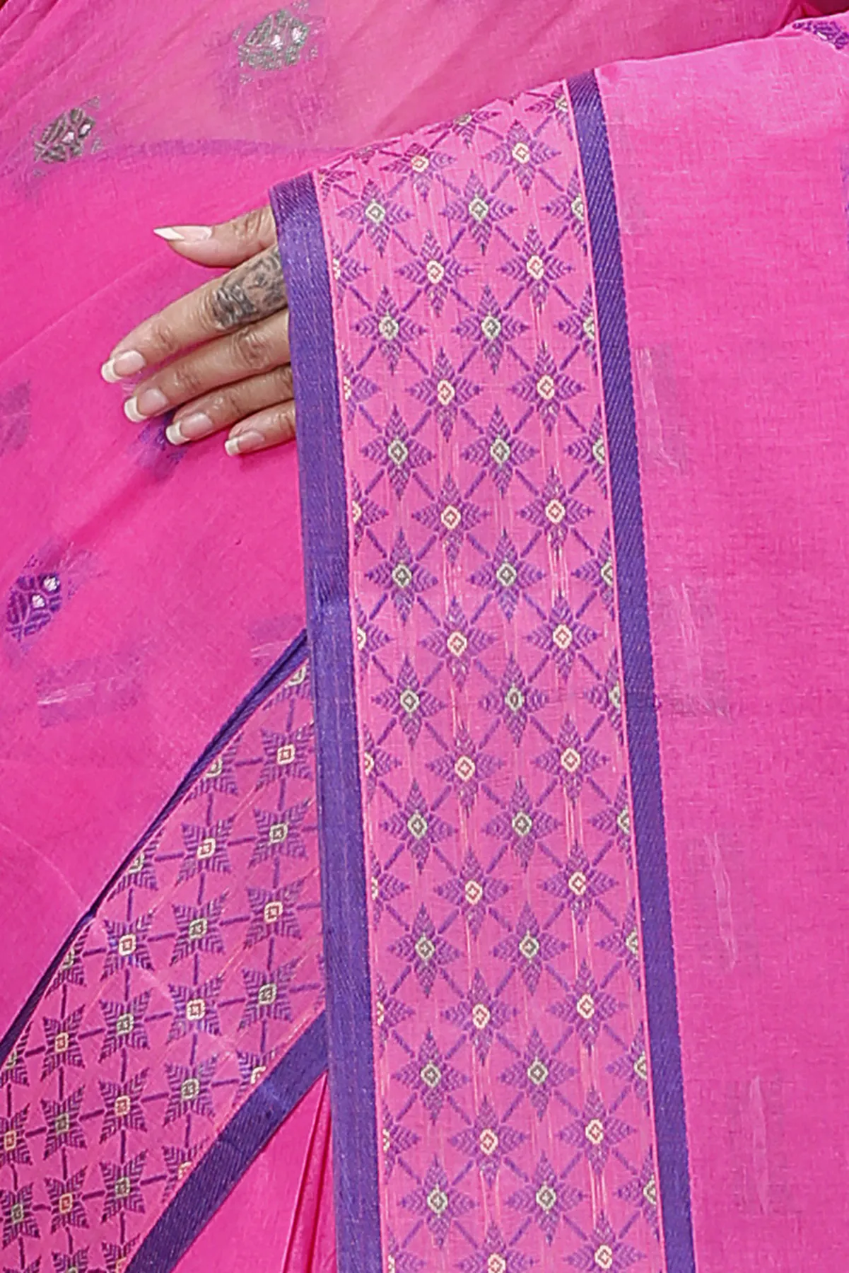 DipDiya Pure Cotton Pink Reese Woven with Tradition Tant Sarees