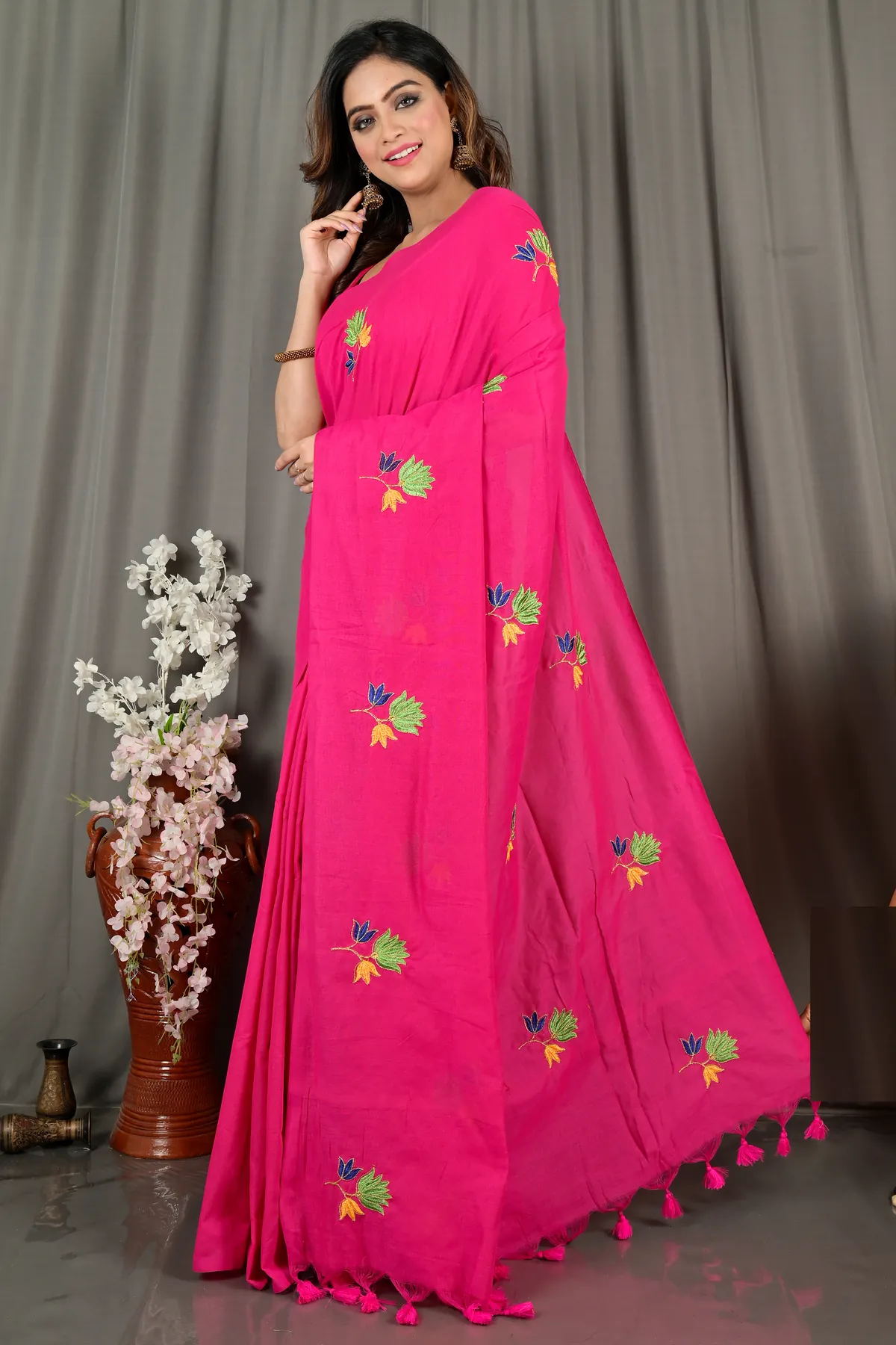 DipDiya Pure Cotton Pink Umkor Than The Bengali Classic Embroidery Handloom sarees