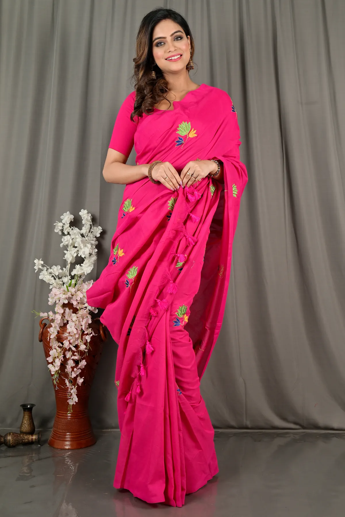 DipDiya Pure Cotton Pink Umkor Than The Bengali Classic Embroidery Handloom sarees