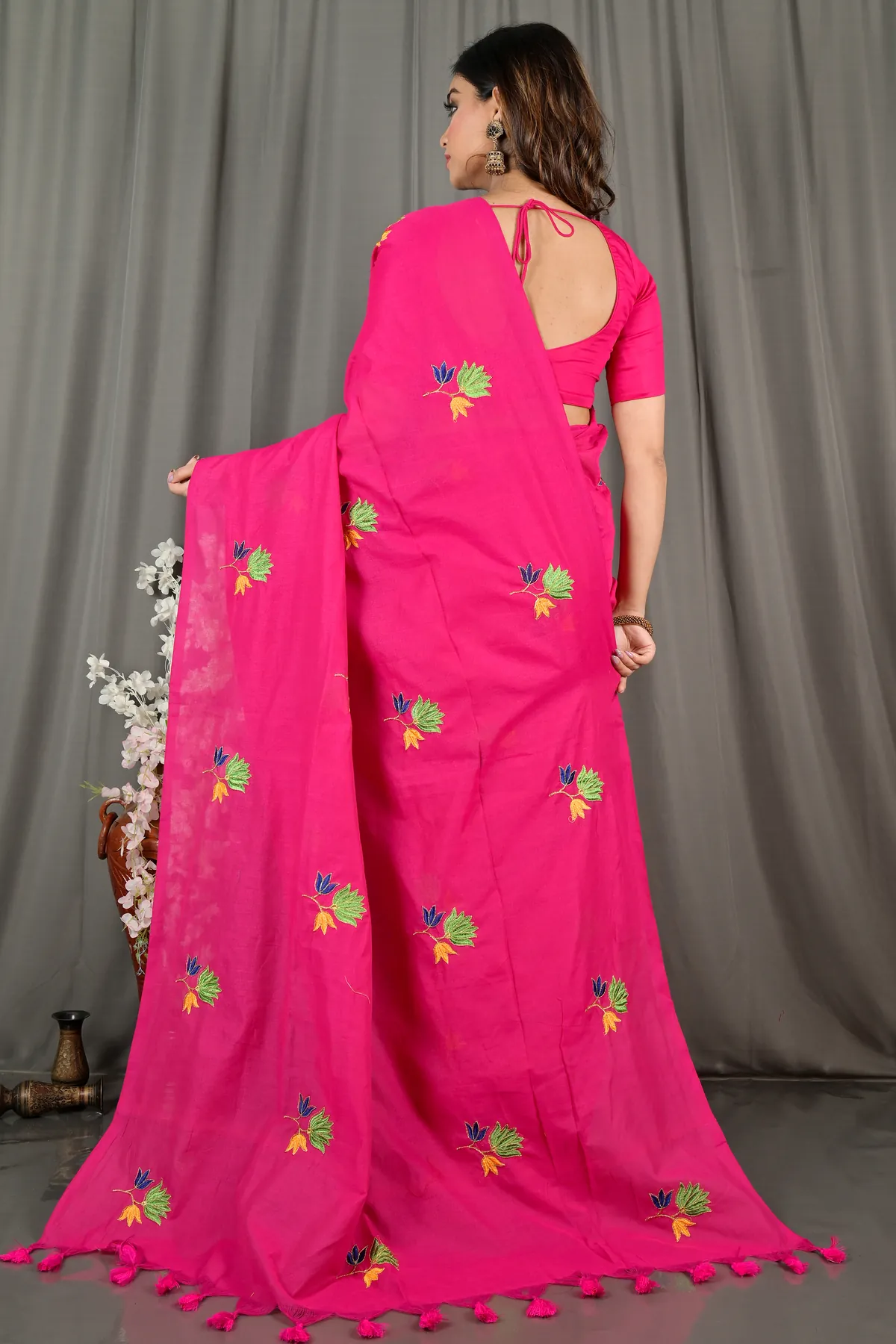 DipDiya Pure Cotton Pink Umkor Than The Bengali Classic Embroidery Handloom sarees
