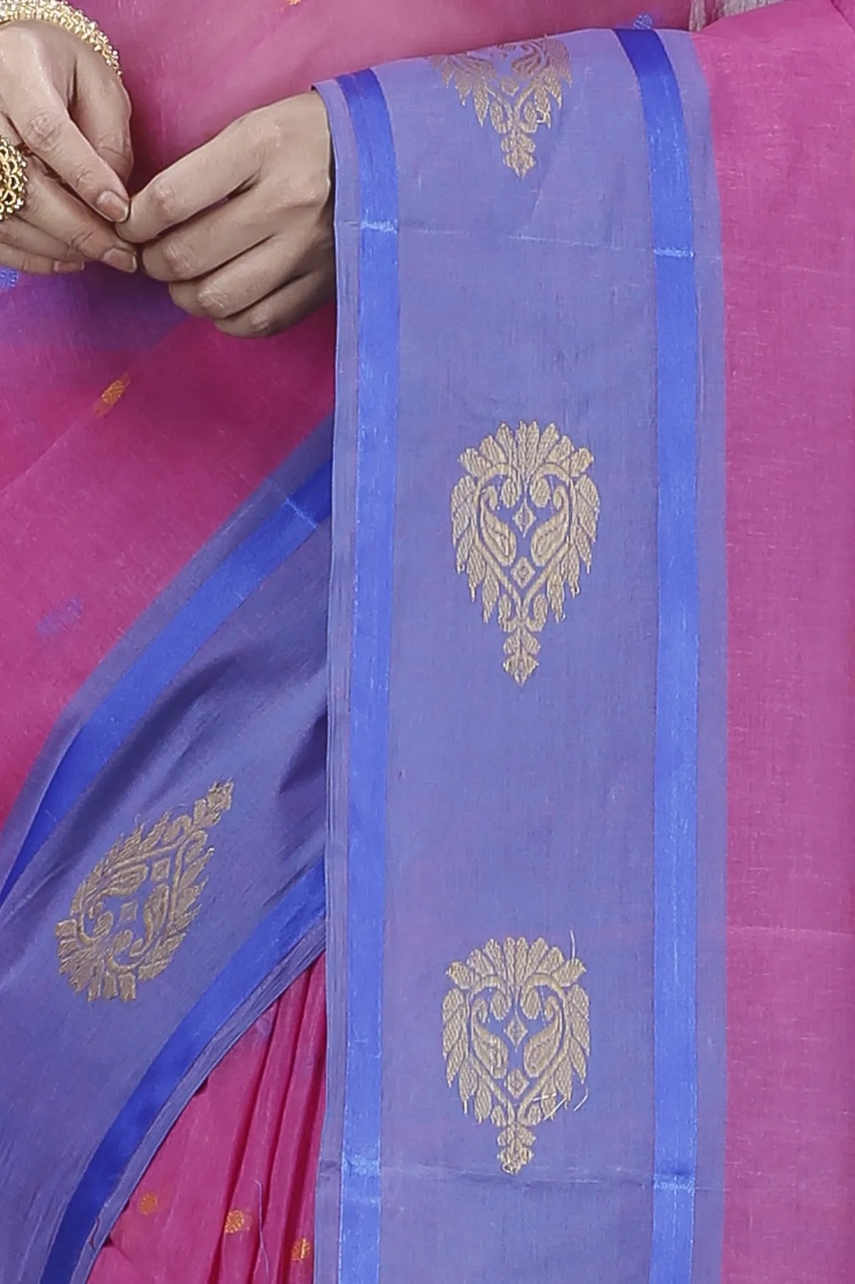 DipDiya Pure Cotton Pink Upala Masterfully Woven Tant Sarees