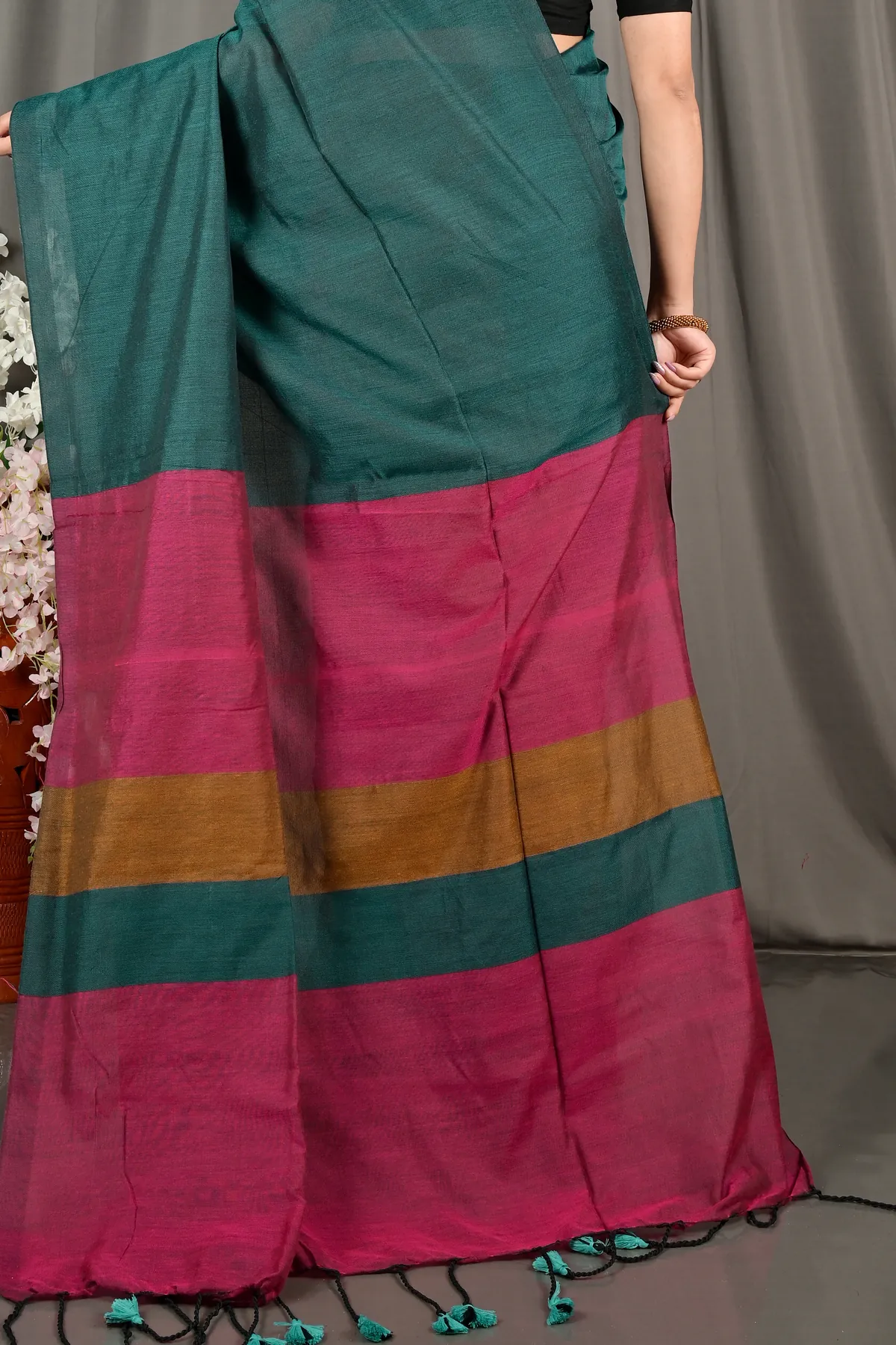 DipDiya Pure Cotton Purple Green Nator Pure Bengali Grace Handloom Sarees