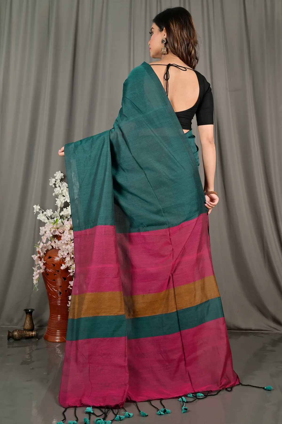 DipDiya Pure Cotton Purple Green Nator Pure Bengali Grace Handloom Sarees