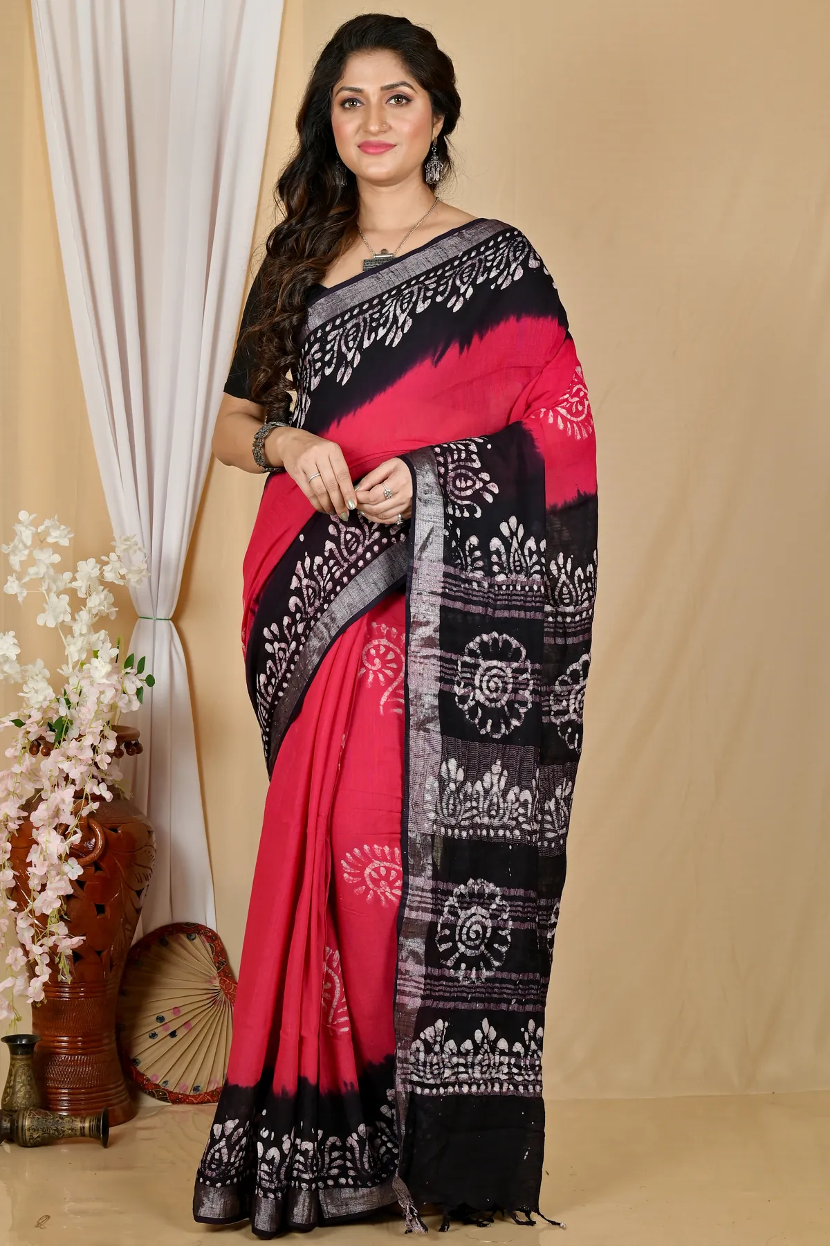 DipDiya Pure Cotton Rani Black Batikato Elegance in Every Weave Batik Print Sarees