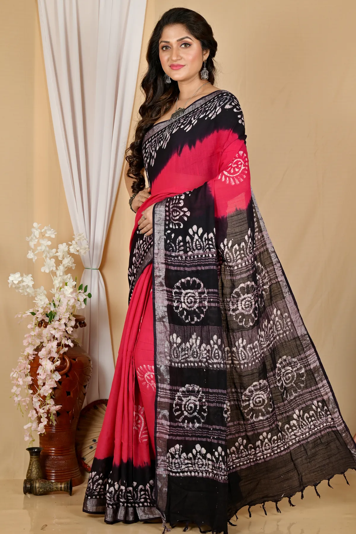 DipDiya Pure Cotton Rani Black Batikato Elegance in Every Weave Batik Print Sarees