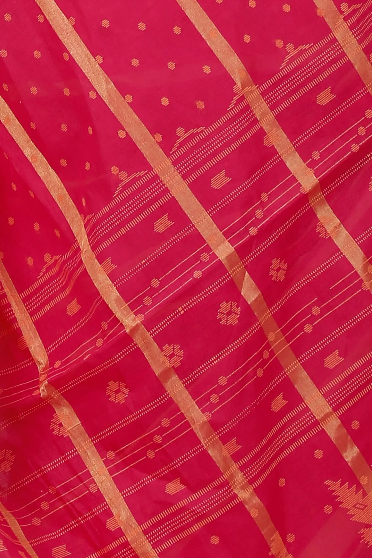 DipDiya Pure Cotton Rani Mera Crafted with Soul Tant Sarees