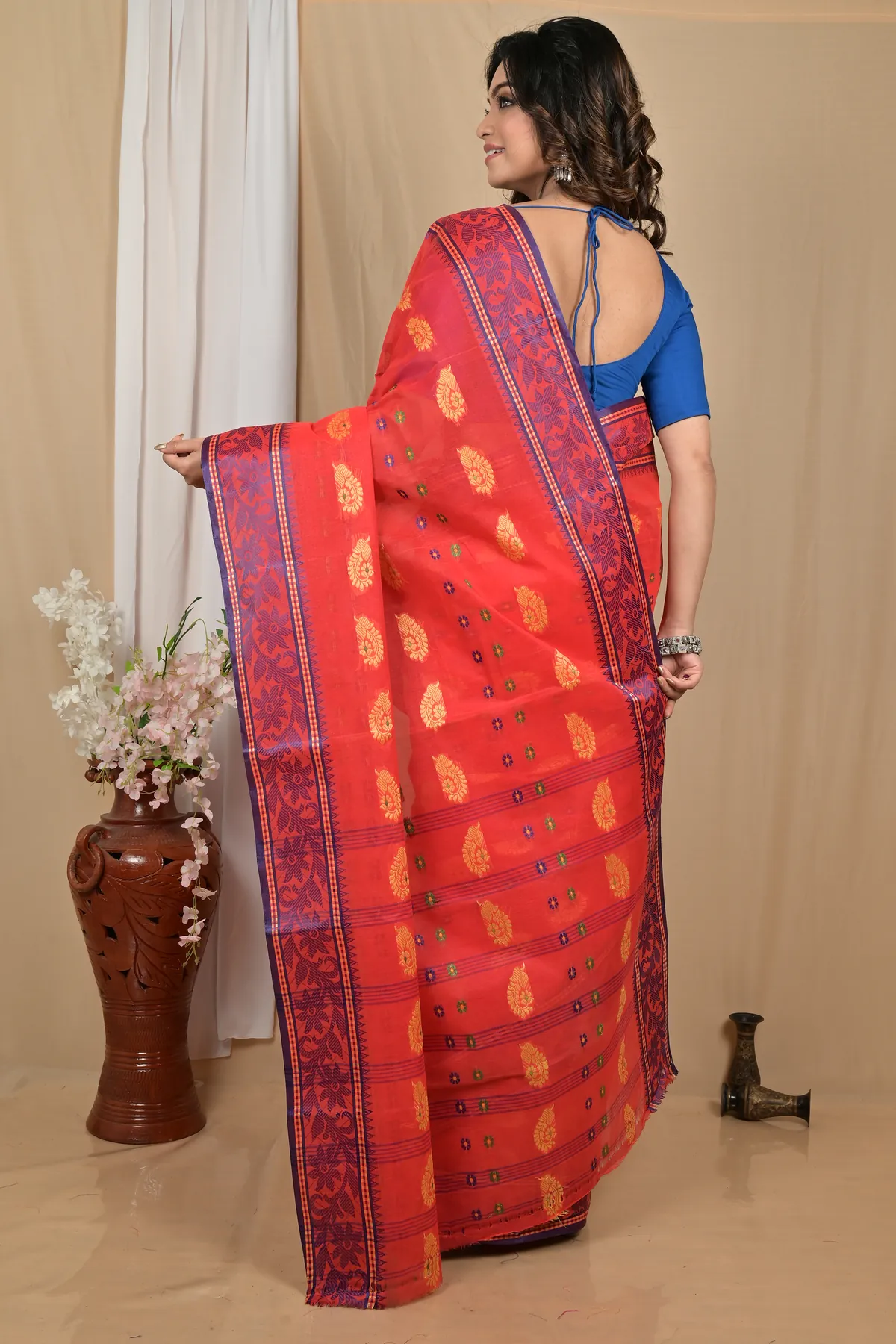 DipDiya Pure Cotton Red Achrol The Bengali Classic Tant Sarees