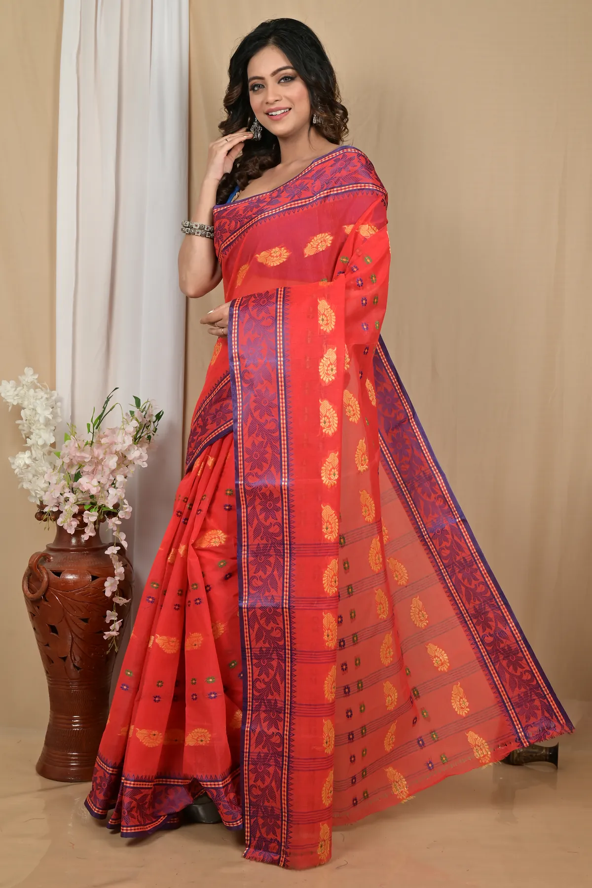 DipDiya Pure Cotton Red Achrol The Bengali Classic Tant Sarees