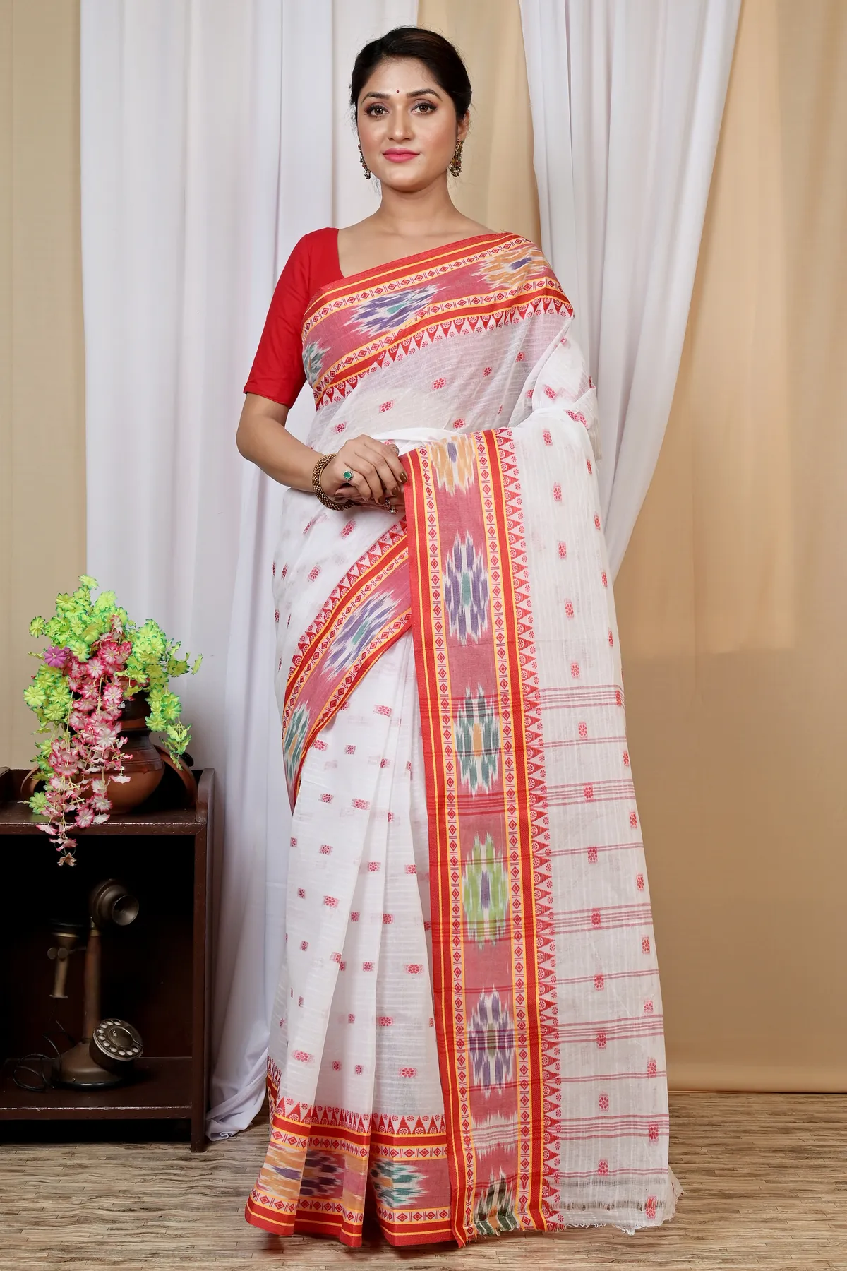 DipDiya Pure Cotton Red and White Hema Elegance in Every Weave Tant Sarees