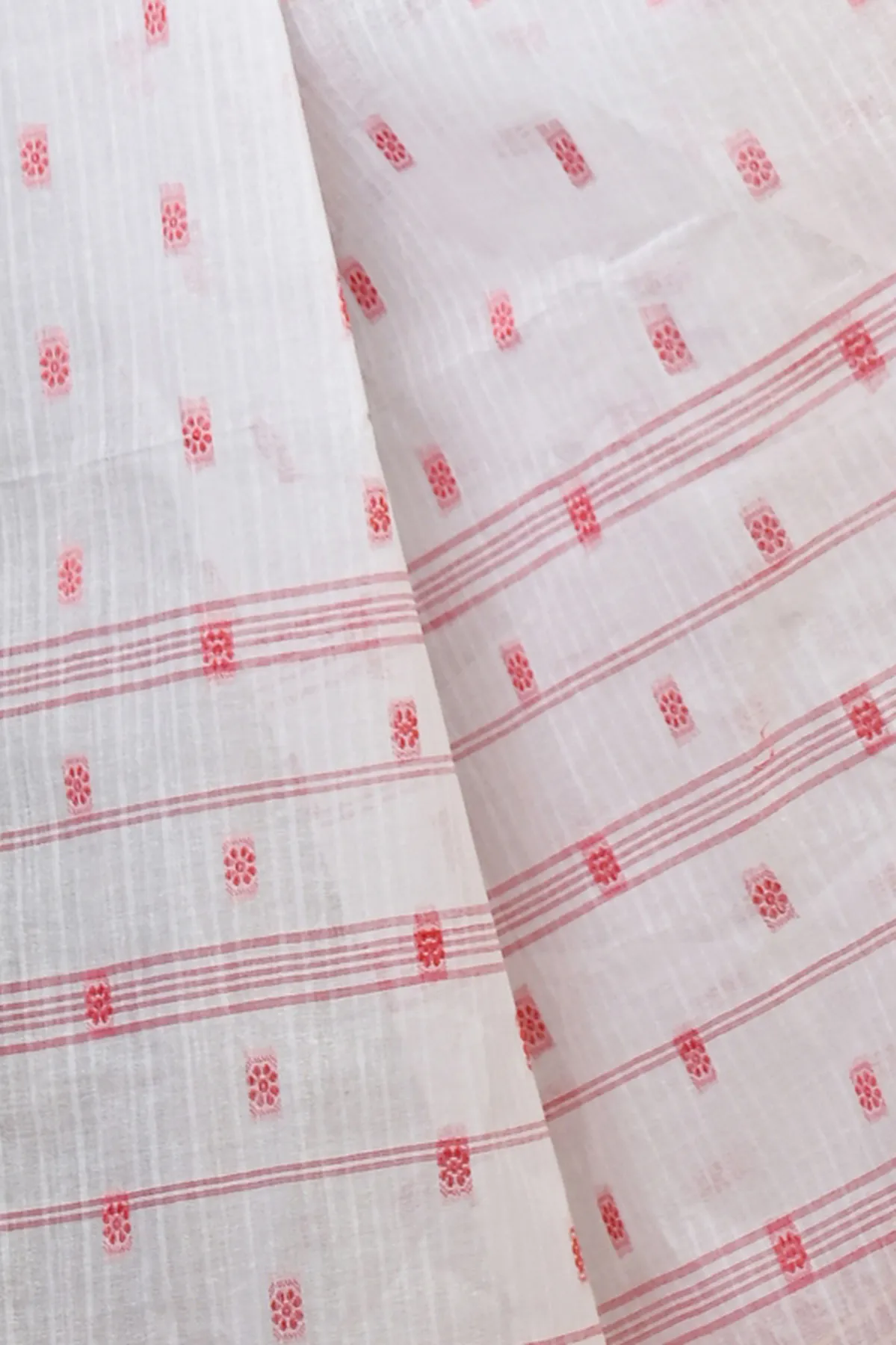DipDiya Pure Cotton Red and White Hema Elegance in Every Weave Tant Sarees