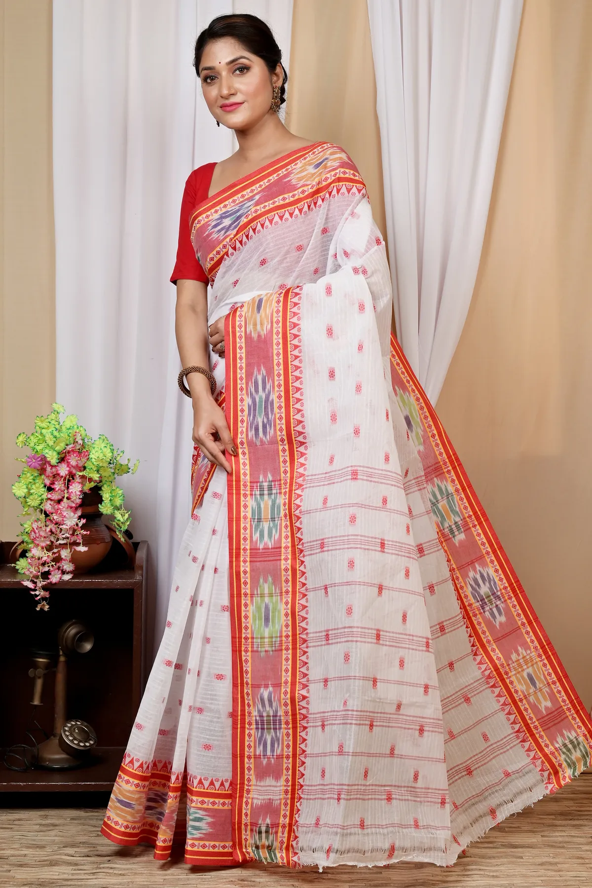DipDiya Pure Cotton Red and White Hema Elegance in Every Weave Tant Sarees