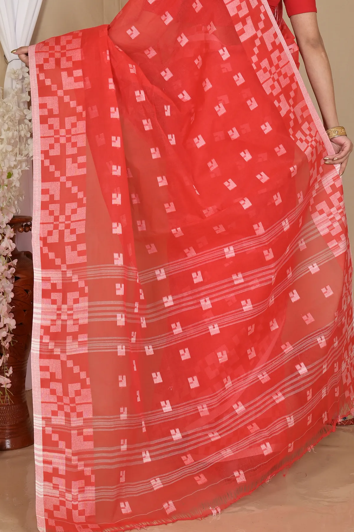 DipDiya Pure Cotton Red Aptuk Traditional Elegance Tant Sarees