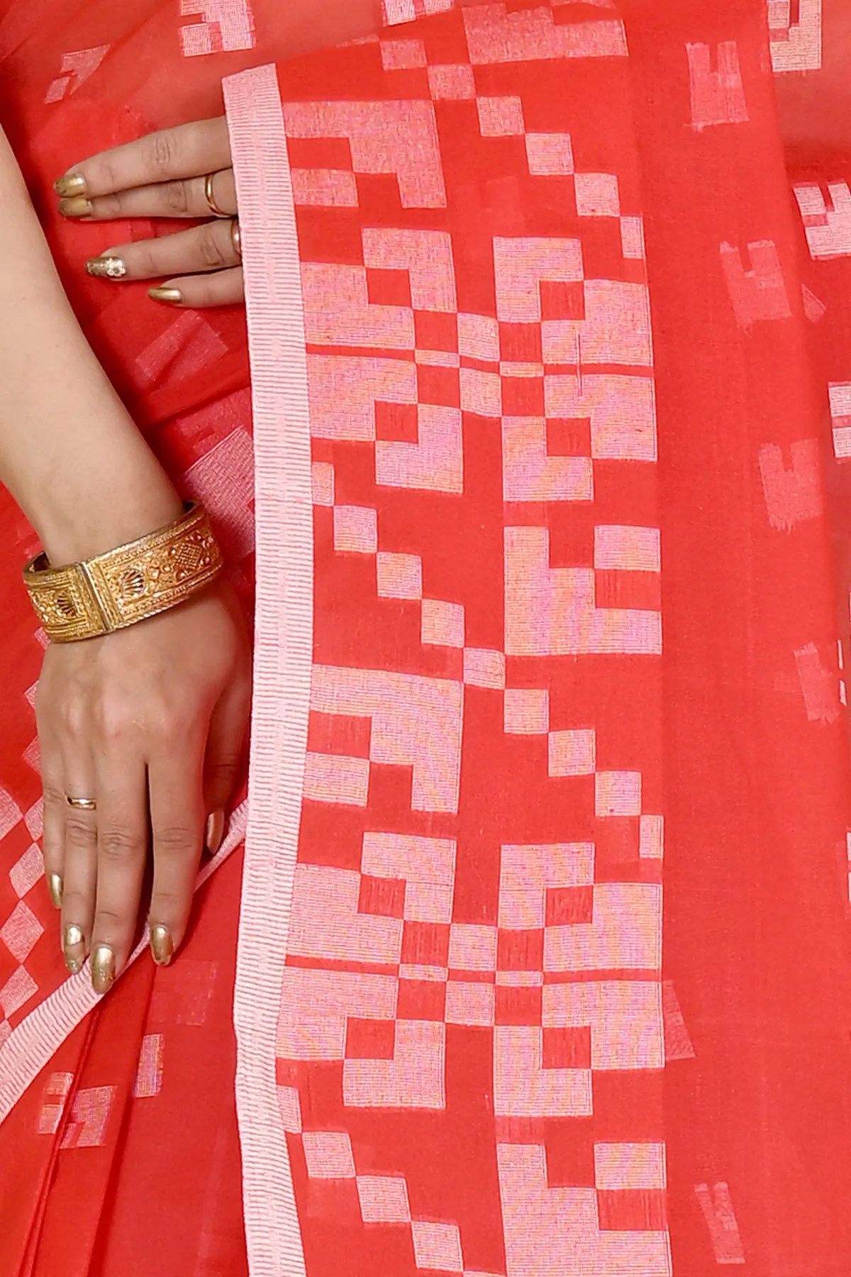DipDiya Pure Cotton Red Aptuk Traditional Elegance Tant Sarees