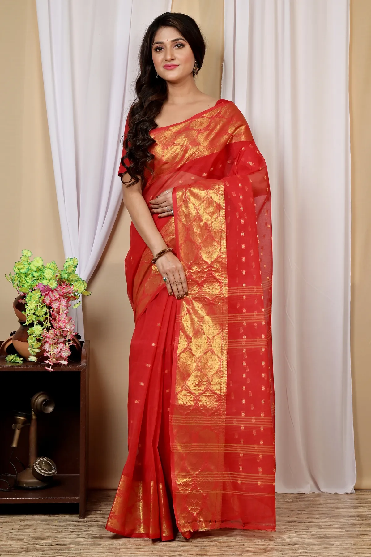 DipDiya Pure Cotton Red Asmanito Pure Bengali Grace Tant Sarees