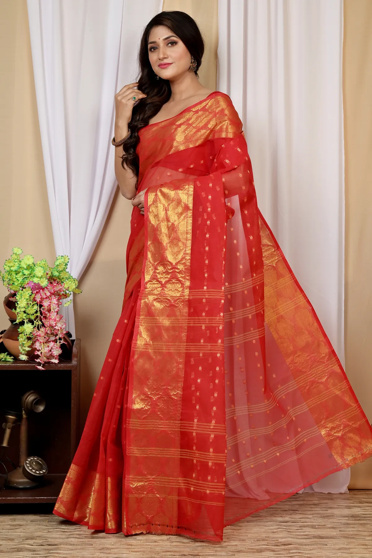 DipDiya Pure Cotton Red Asmanito Pure Bengali Grace Tant Sarees