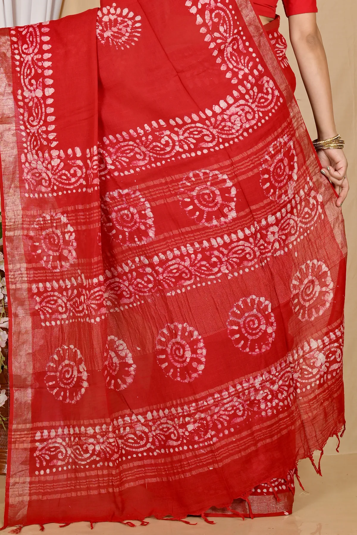 DipDiya Pure Cotton Red Batika Boll Heritage You Can Wear Batik Print Sarees