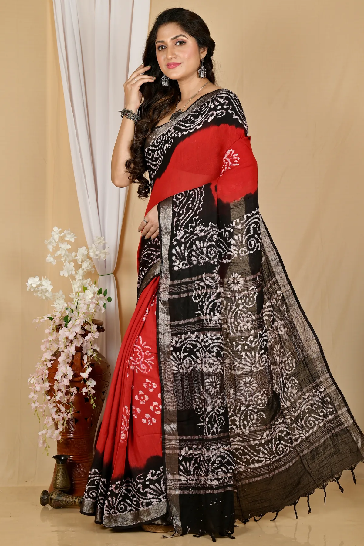 DipDiya Pure Cotton Red Black Batikato Elegant by Tradition Batik Print Sarees