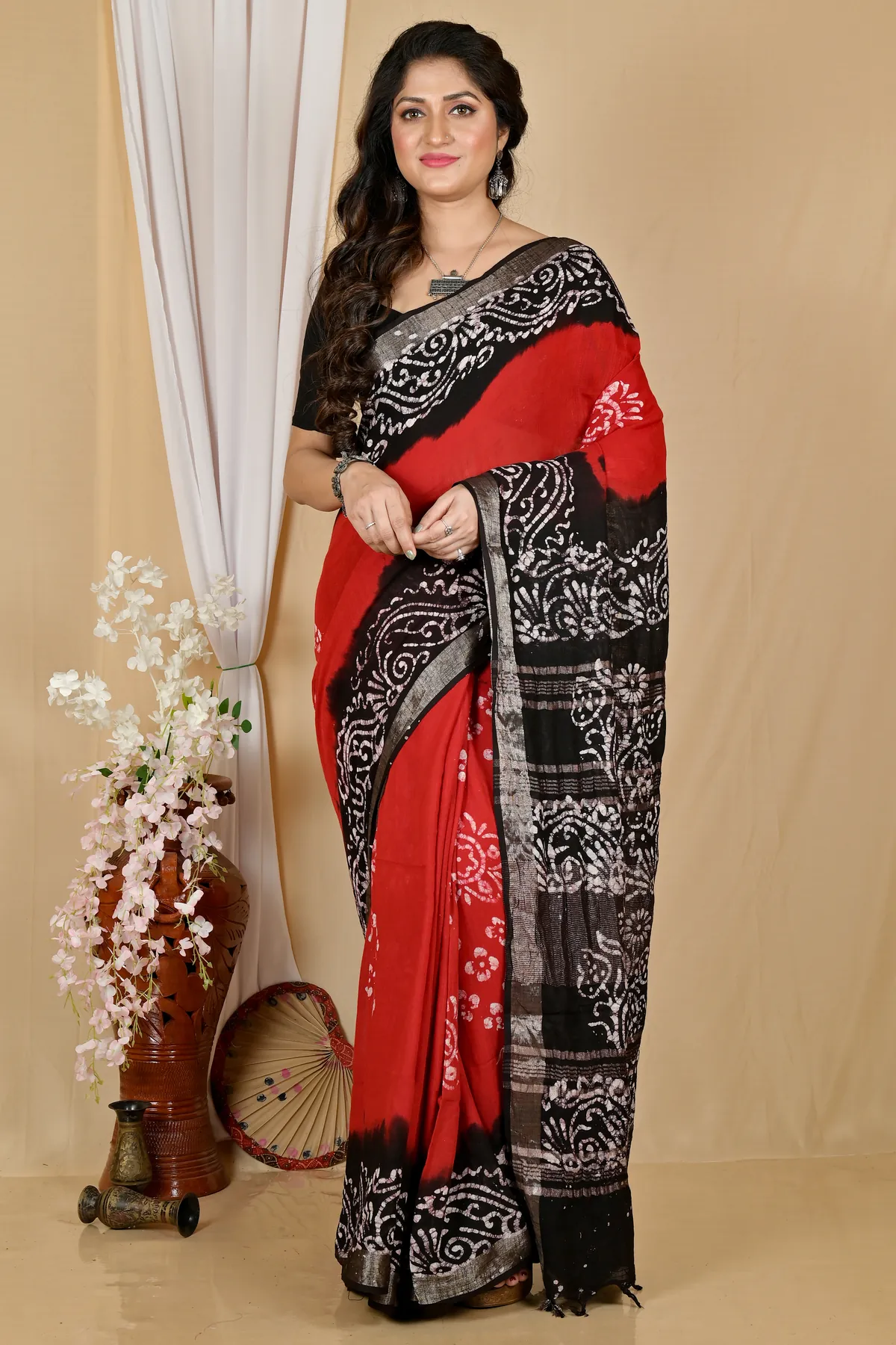 DipDiya Pure Cotton Red Black Batikato Elegant by Tradition Batik Print Sarees