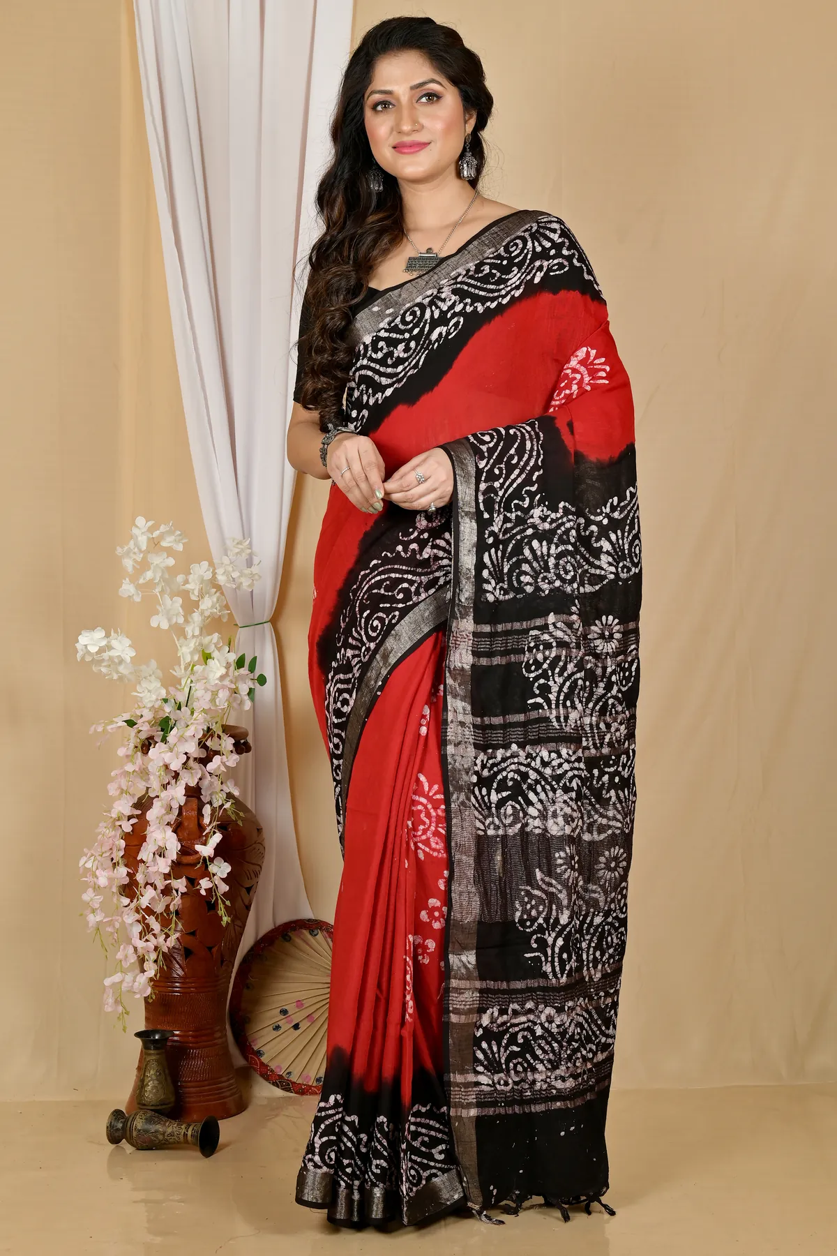 DipDiya Pure Cotton Red Black Batikato Elegant by Tradition Batik Print Sarees