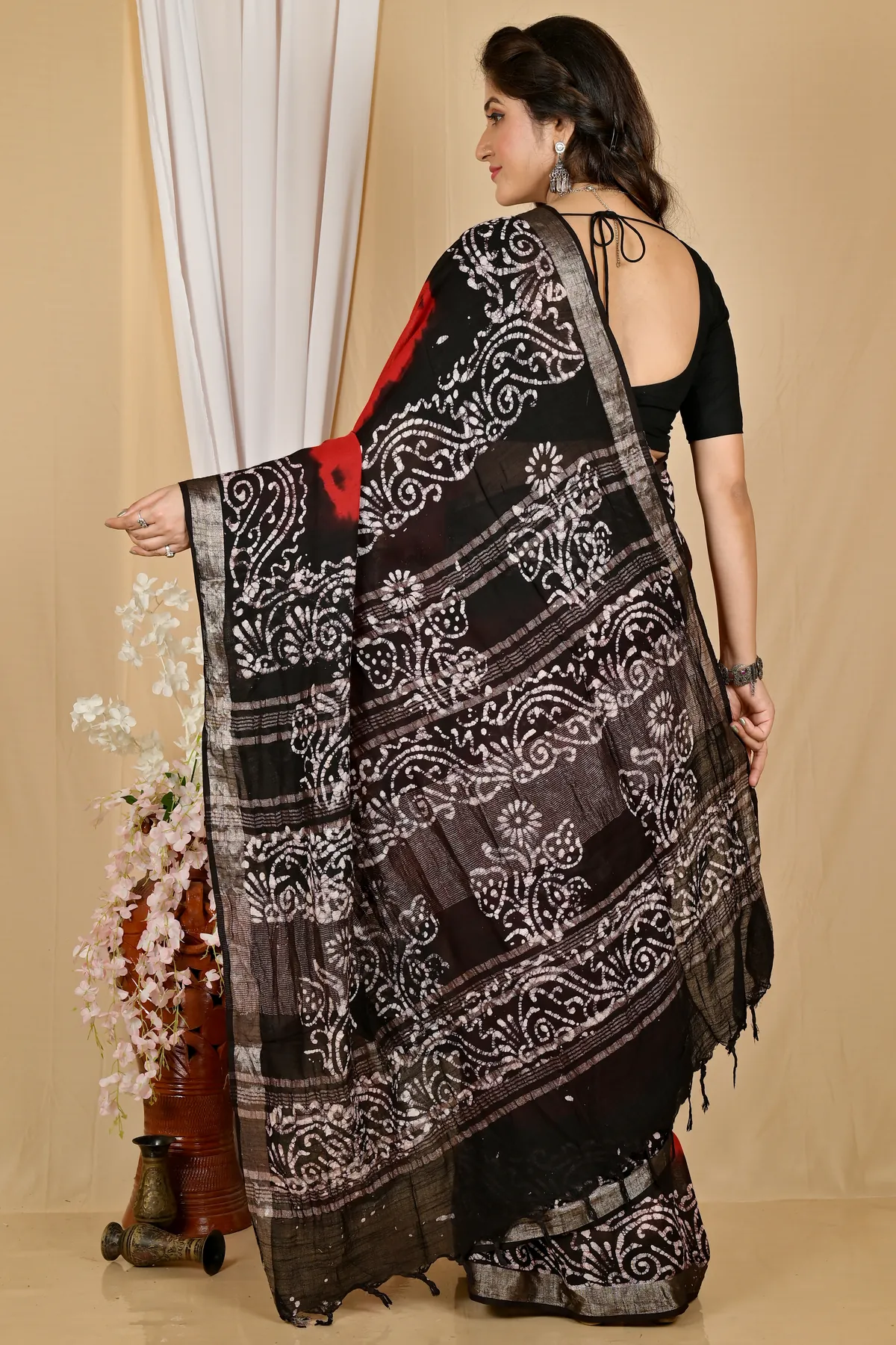 DipDiya Pure Cotton Red Black Batikato Elegant by Tradition Batik Print Sarees