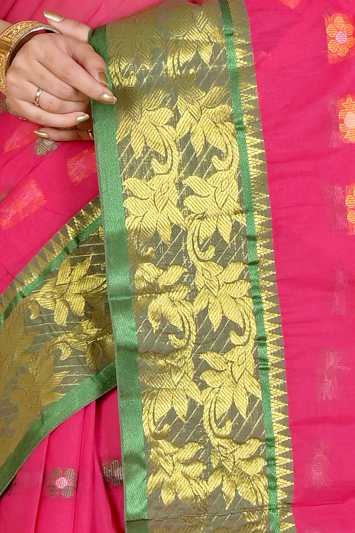 DipDiya Pure Cotton Red Dui Has Woven with Tradition Tant Sarees