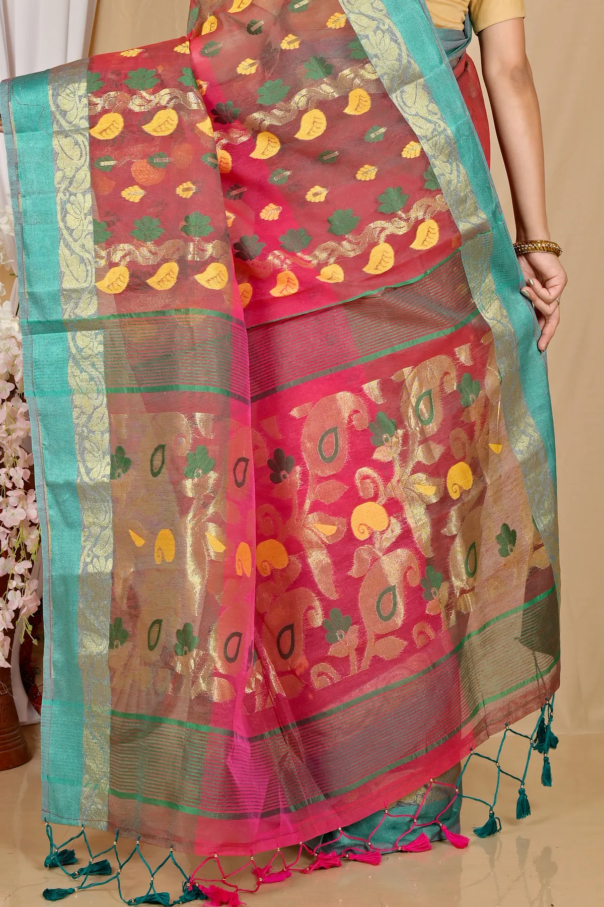 DipDiya Pure Cotton Red Green Madhka Classic Bengali Tant Sarees