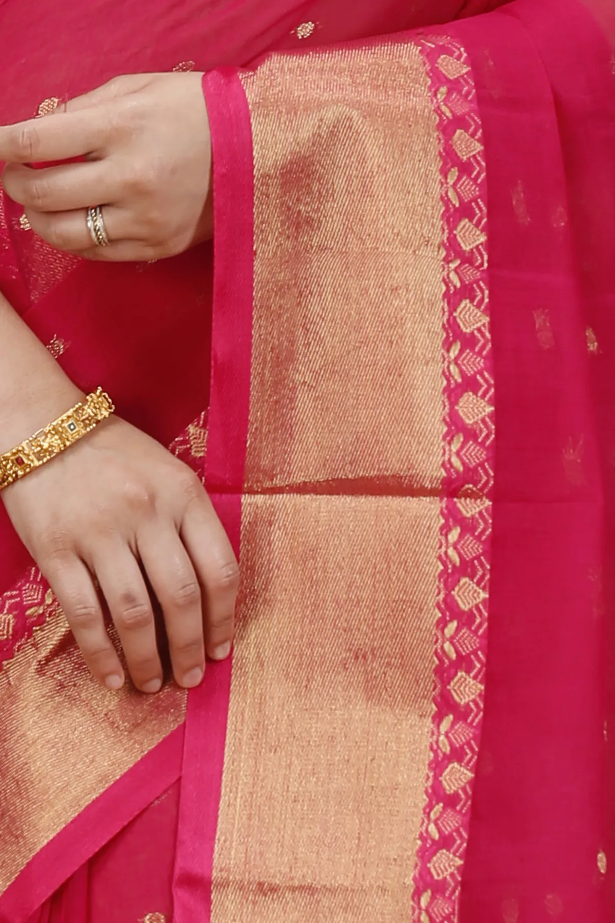 DipDiya Pure Cotton Red JoriPar Pure Bengali Grace Tant Sarees