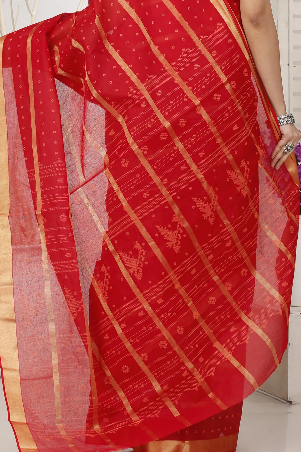 DipDiya Pure Cotton Red Mera Crafted by Artisans Tant Sarees