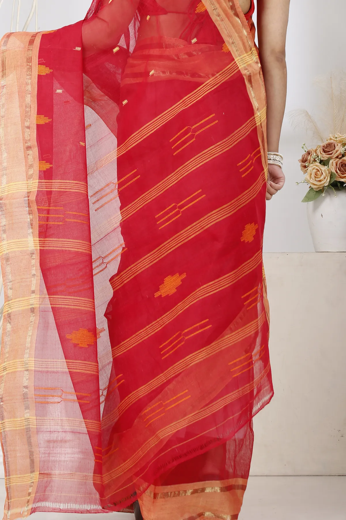DipDiya Pure Cotton Red Metu Artisan Crafted Tant Sarees