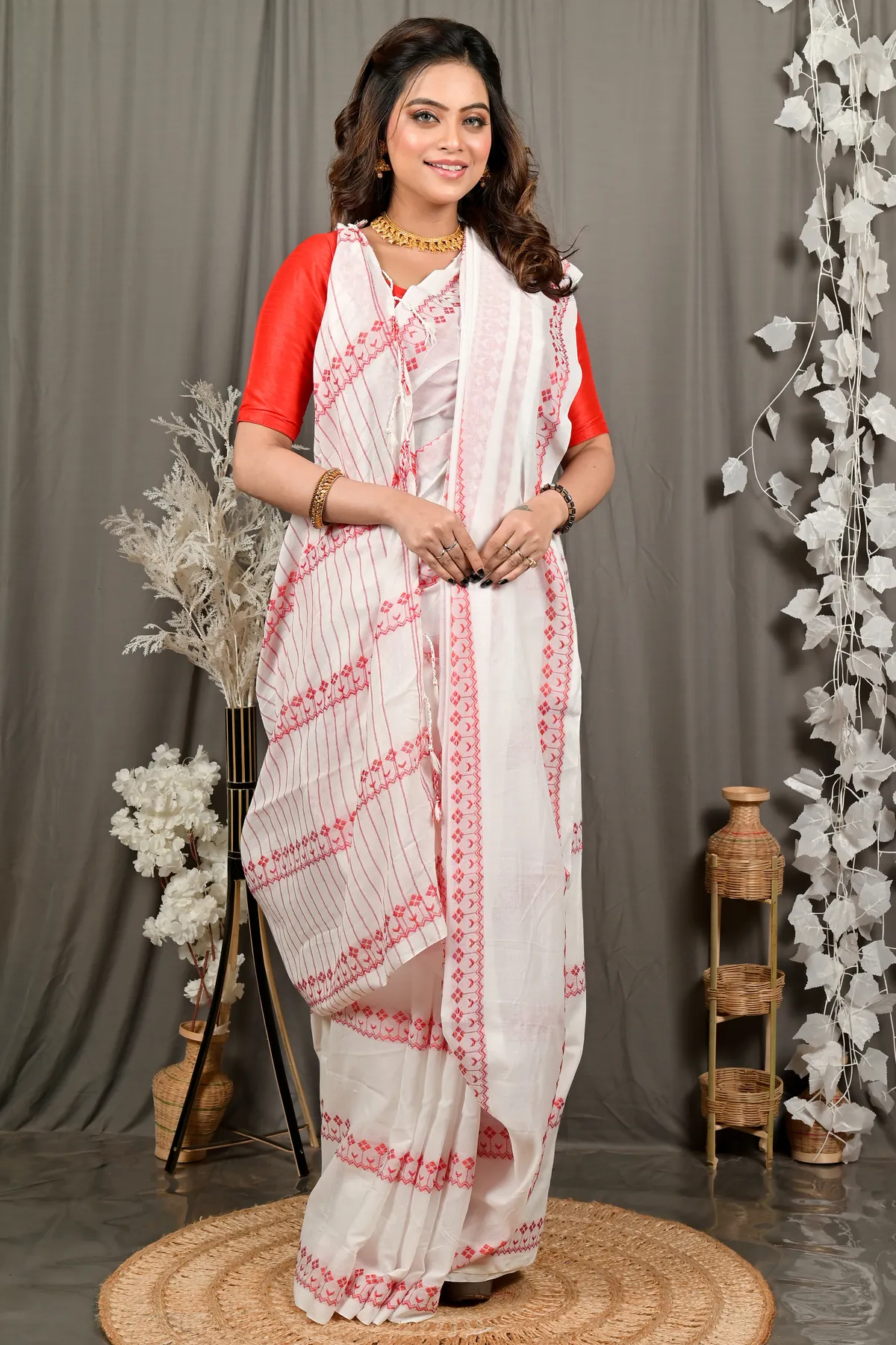 DipDiya Pure Cotton Red Off White Borma Traditional Bengali Handloom Sarees