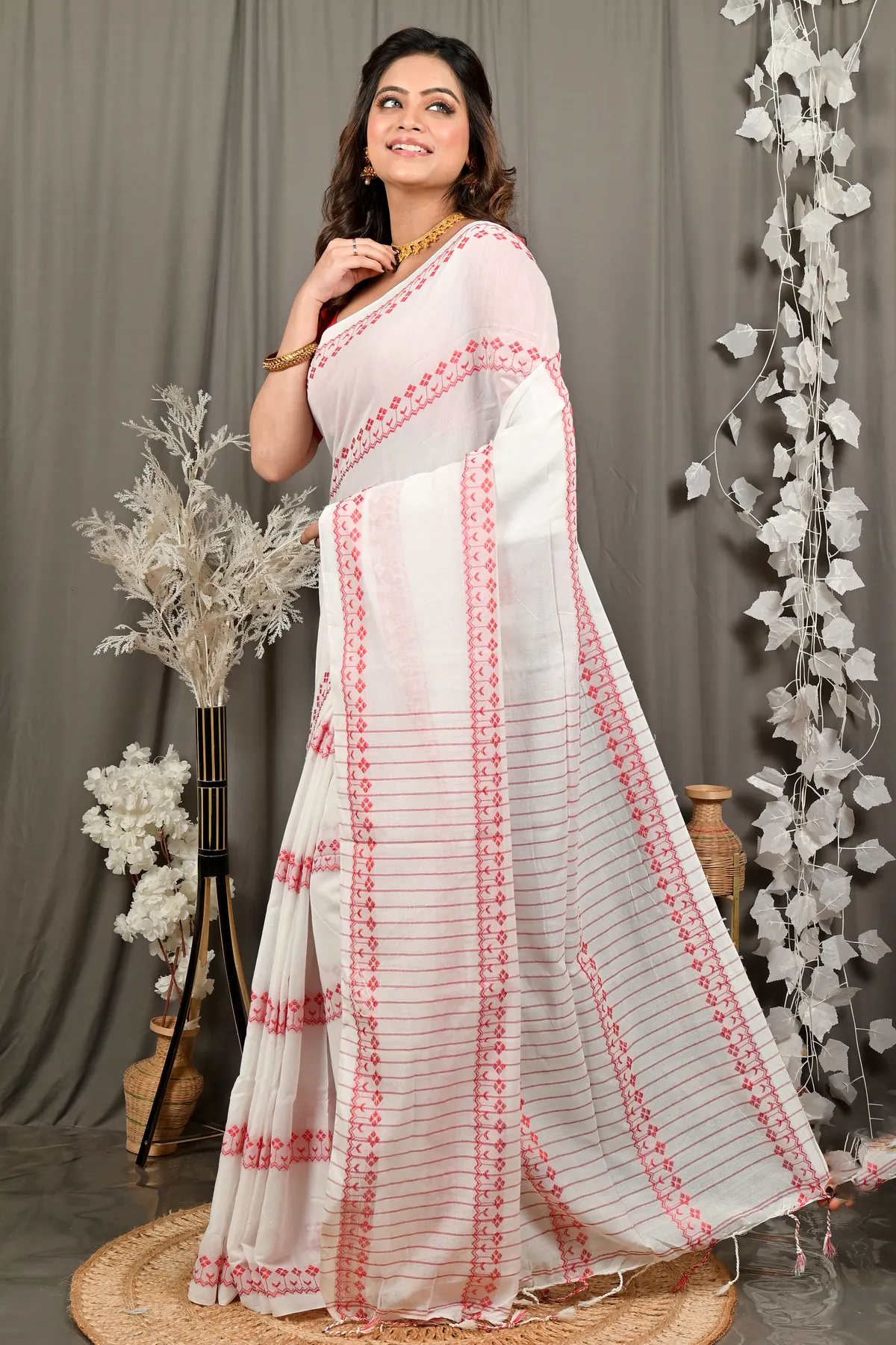 DipDiya Pure Cotton Red Off White Borma Traditional Bengali Handloom Sarees