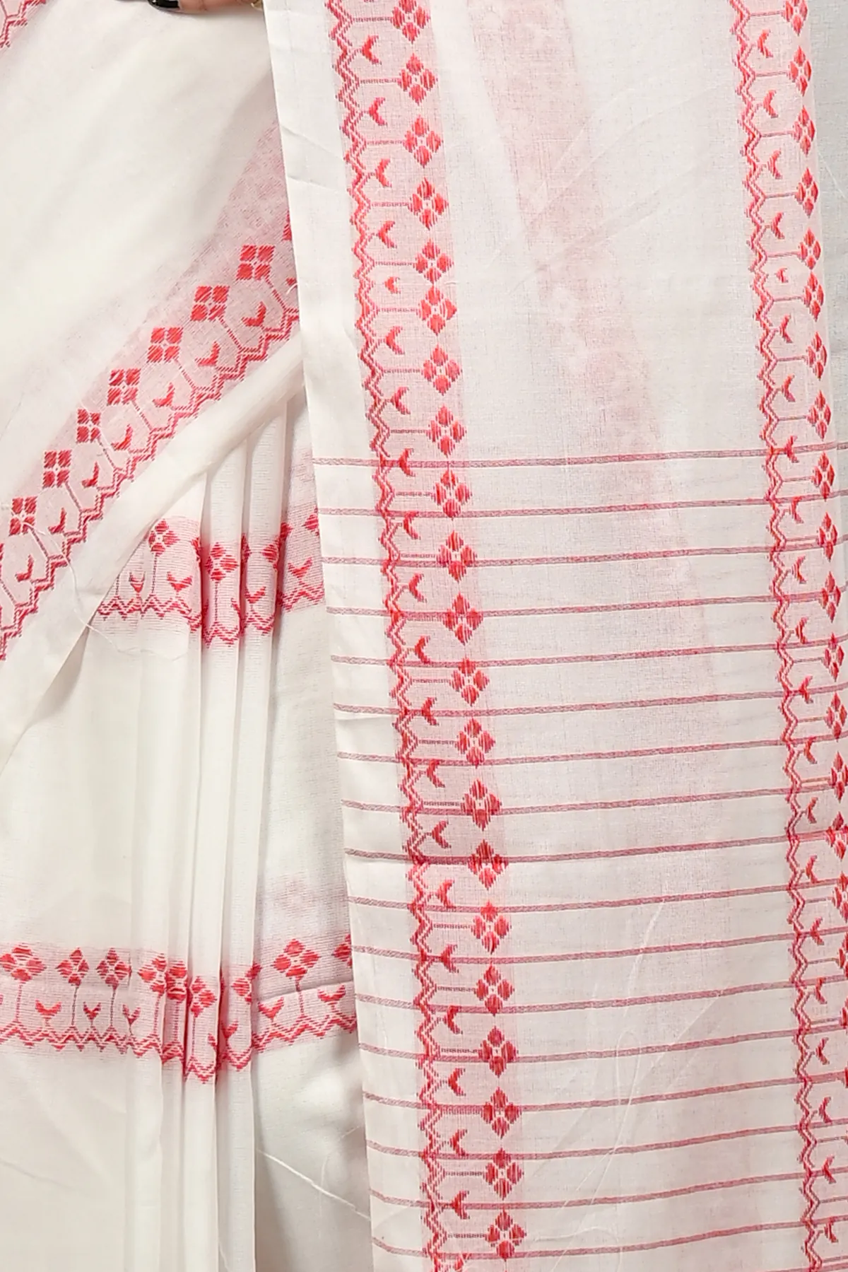 DipDiya Pure Cotton Red Off White Borma Traditional Bengali Handloom Sarees