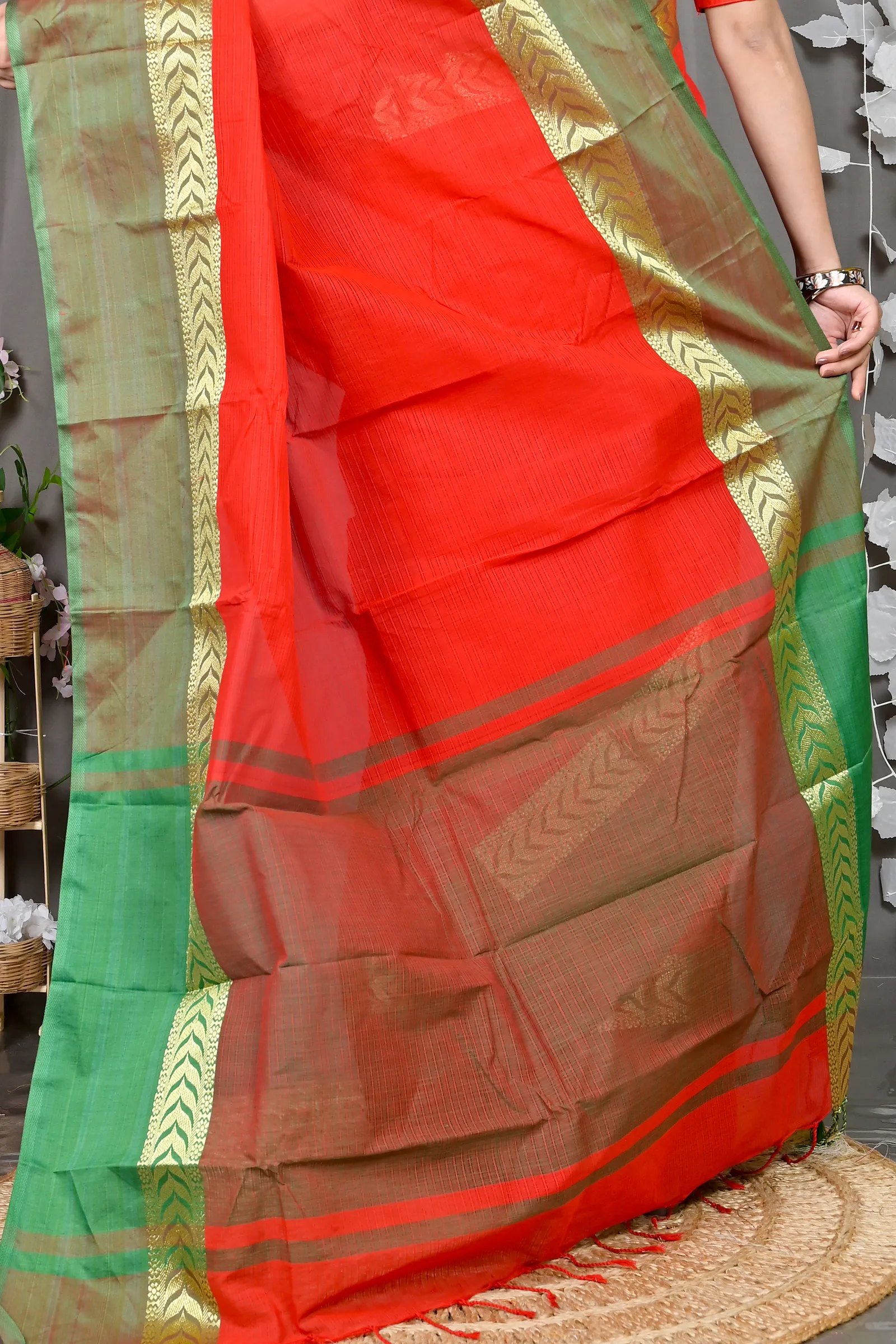 DipDiya Pure Cotton Red Parvin Woven by Hand Tant Sarees