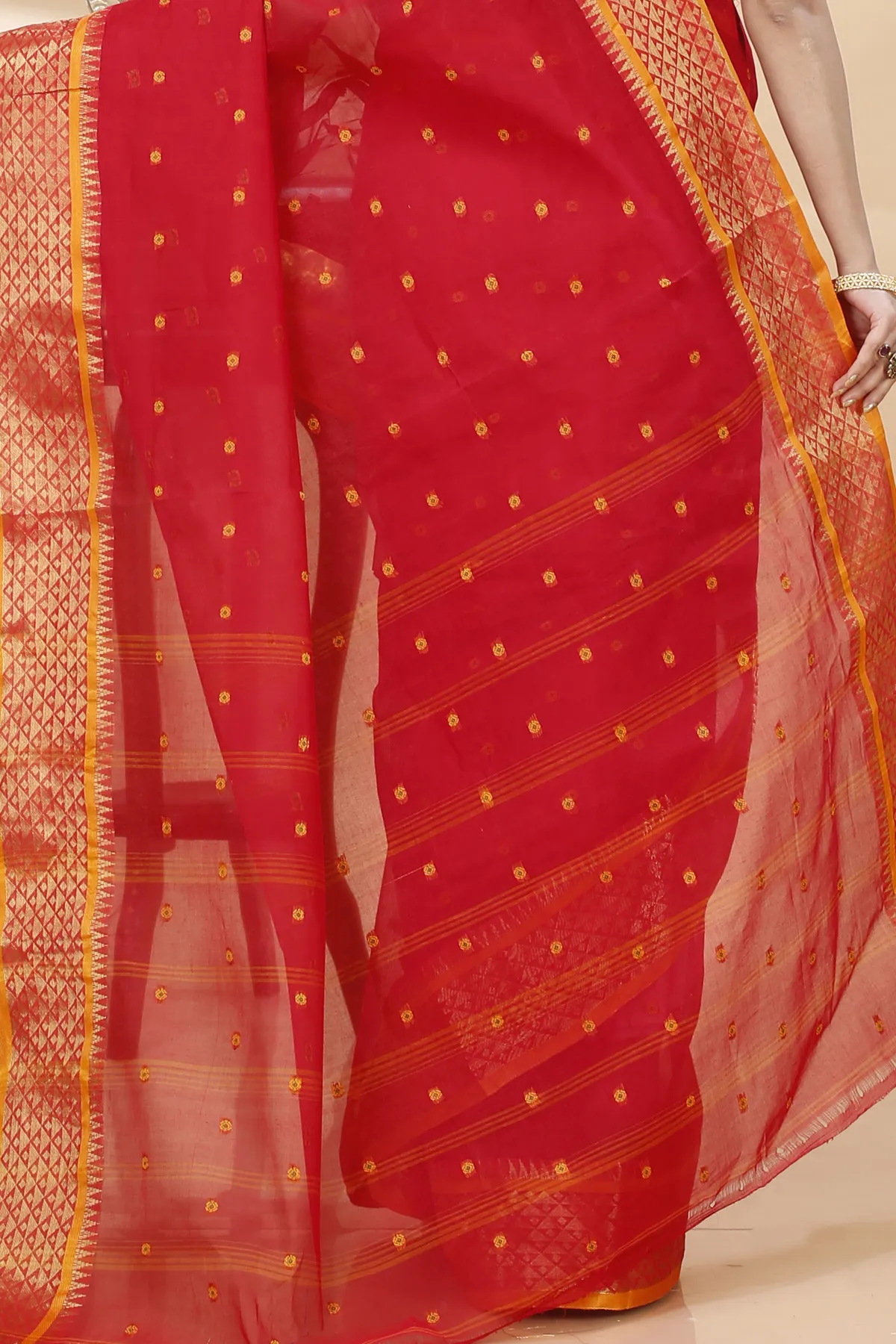 DipDiya Pure Cotton Red Peral Crafted with Soul Tant Sarees