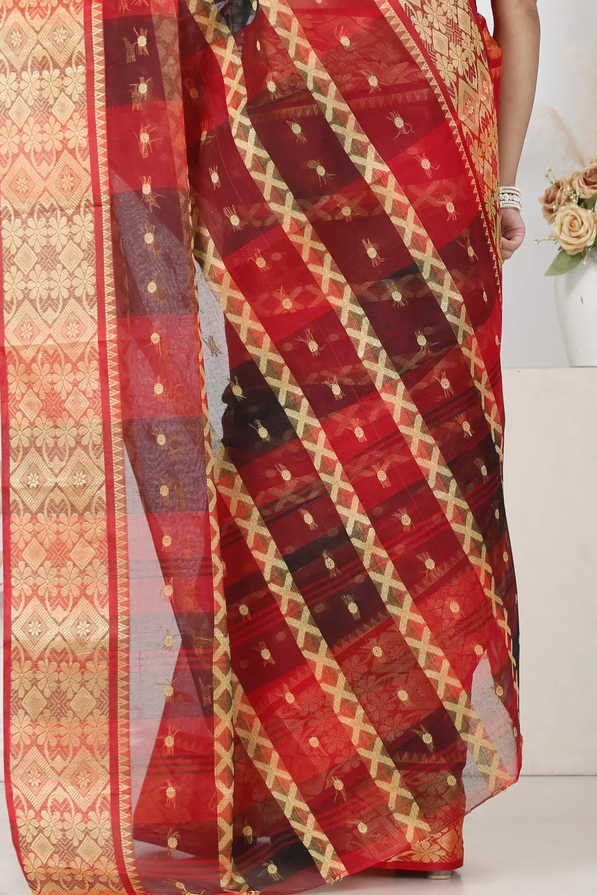 DipDiya Pure Cotton Red SonaJhuri Desiging Handloom Heritage Tant Sarees