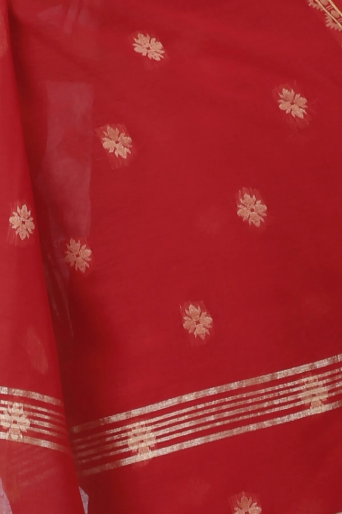 DipDiya Pure Cotton Red Tuma Traditional Elegance Handloom Sarees