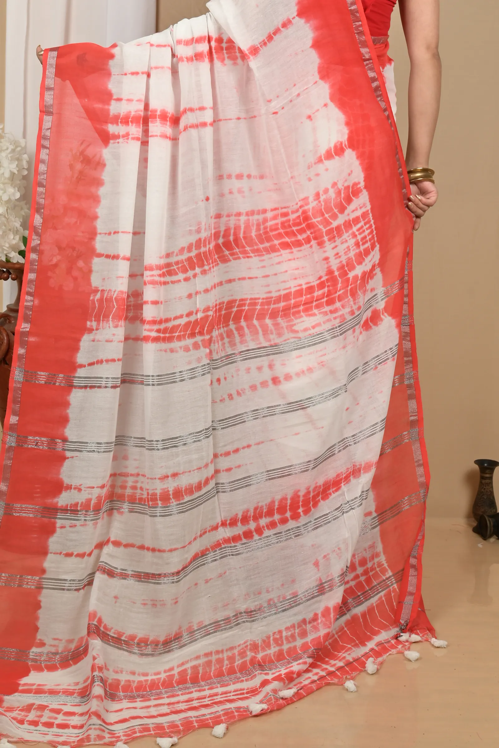 DipDiya Pure Cotton Red White Achmol Grace of Bengal Badhni Dye Sarees