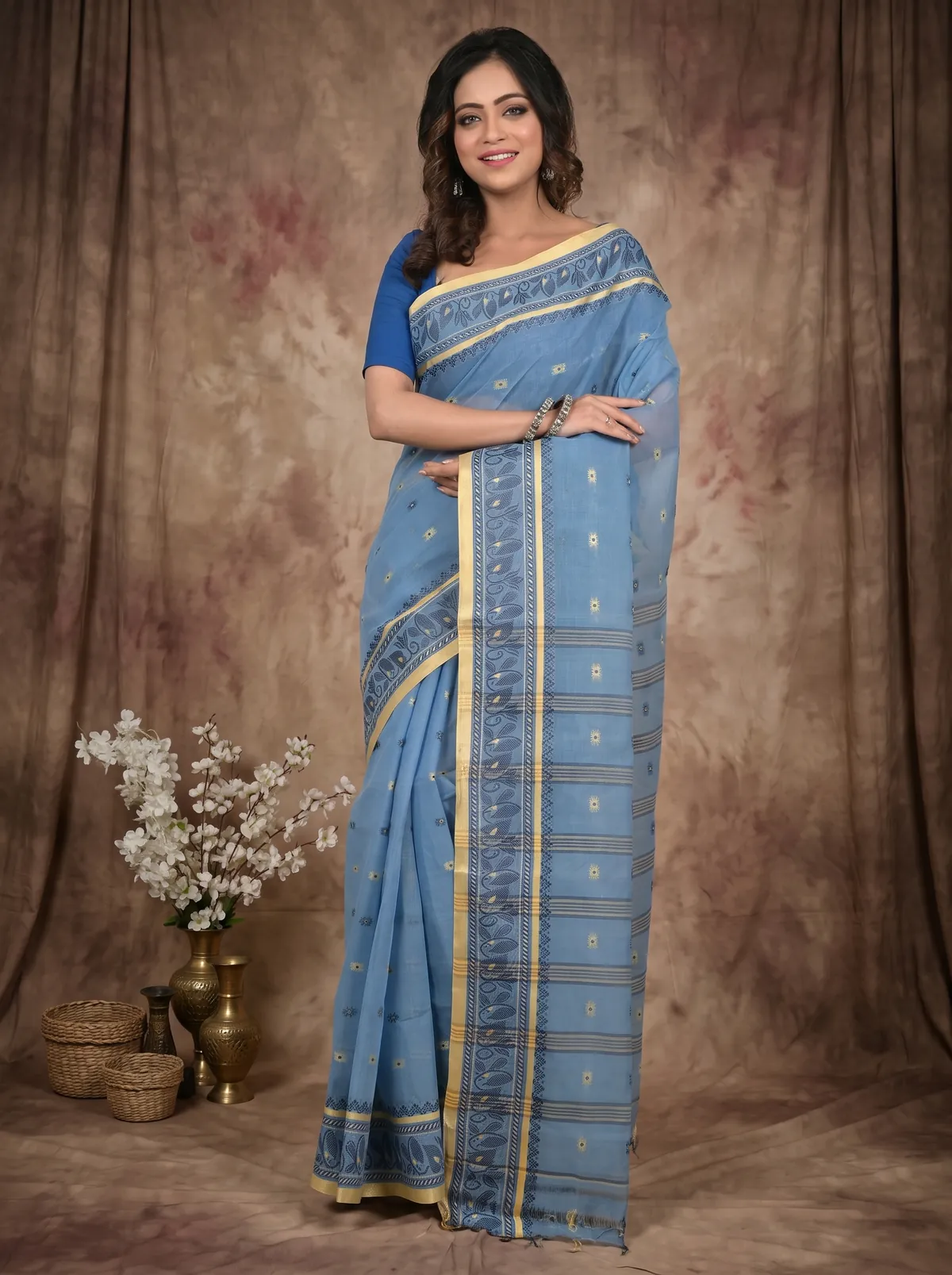 DipDiya Pure Cotton Royal Blue Achlin Classic Bengali Tant Sarees