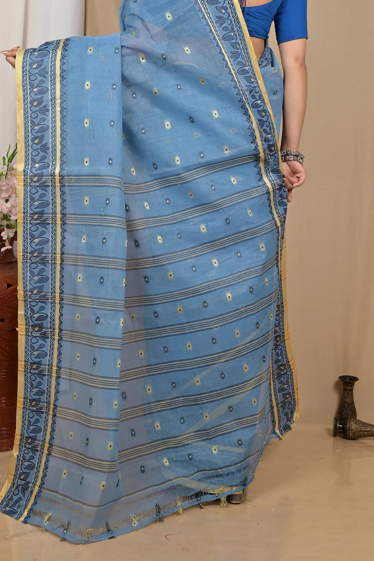 DipDiya Pure Cotton Royal Blue Achlin Classic Bengali Tant Sarees