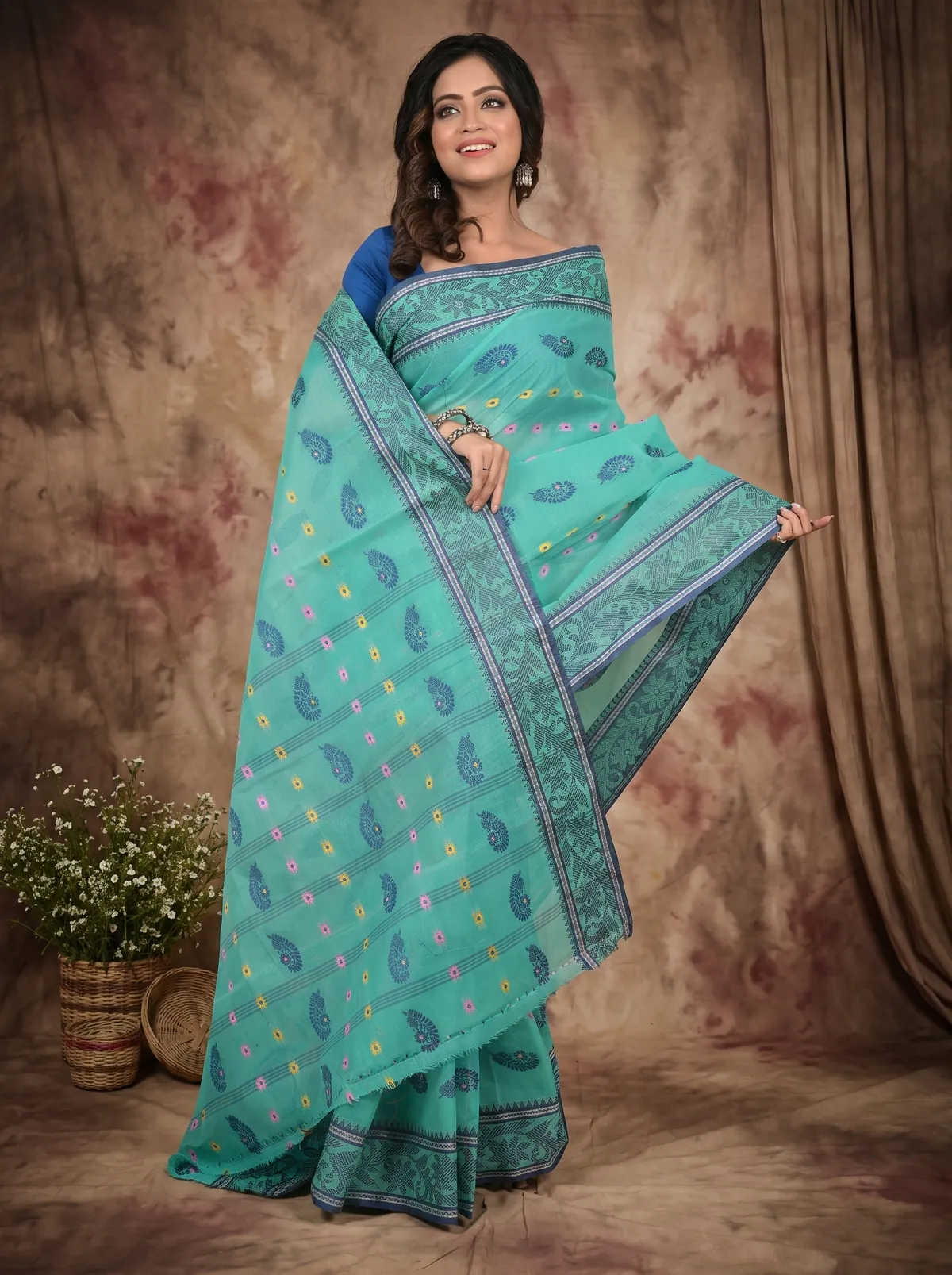DipDiya Pure Cotton Sea Green Achrol Rooted in Bengal Tant Sarees